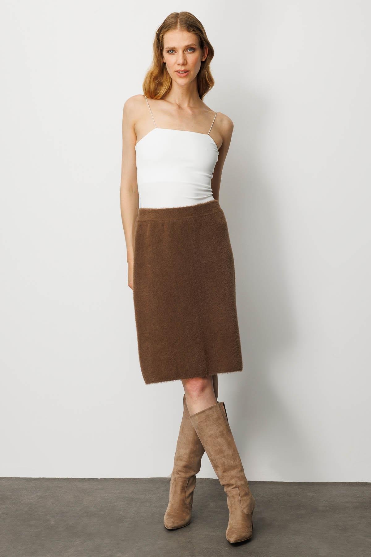 25004Kadın Triko Kısa Etek Kahve