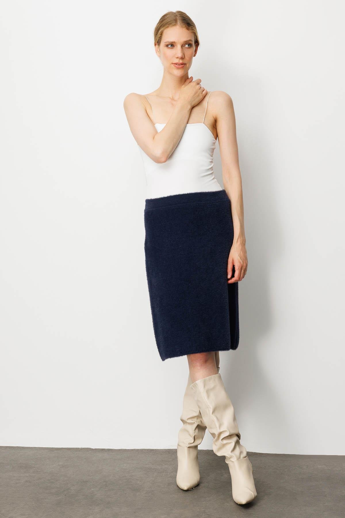 25004Kadın Triko Kısa Etek Lacivert