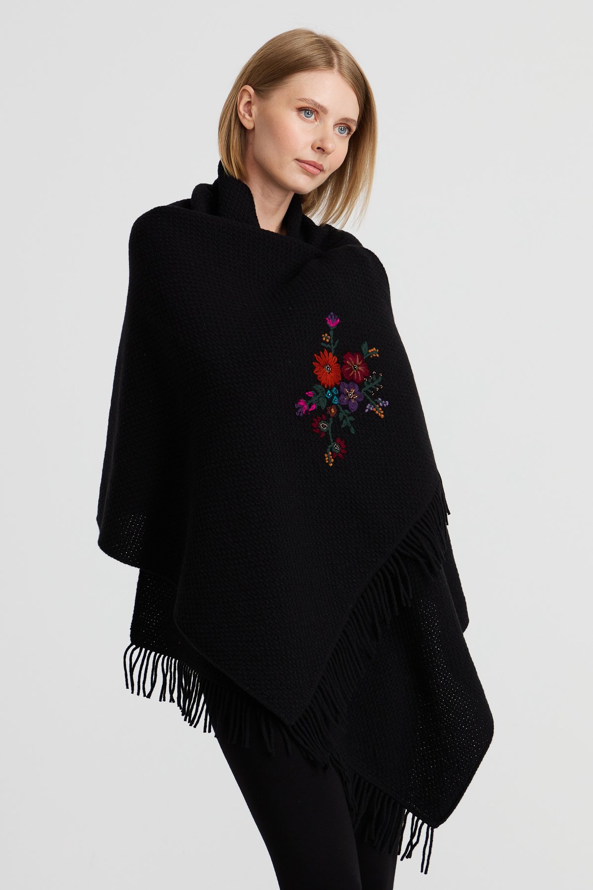 23030Women's Knitwear Brass Mesh Embroidered Wool Shawl Black