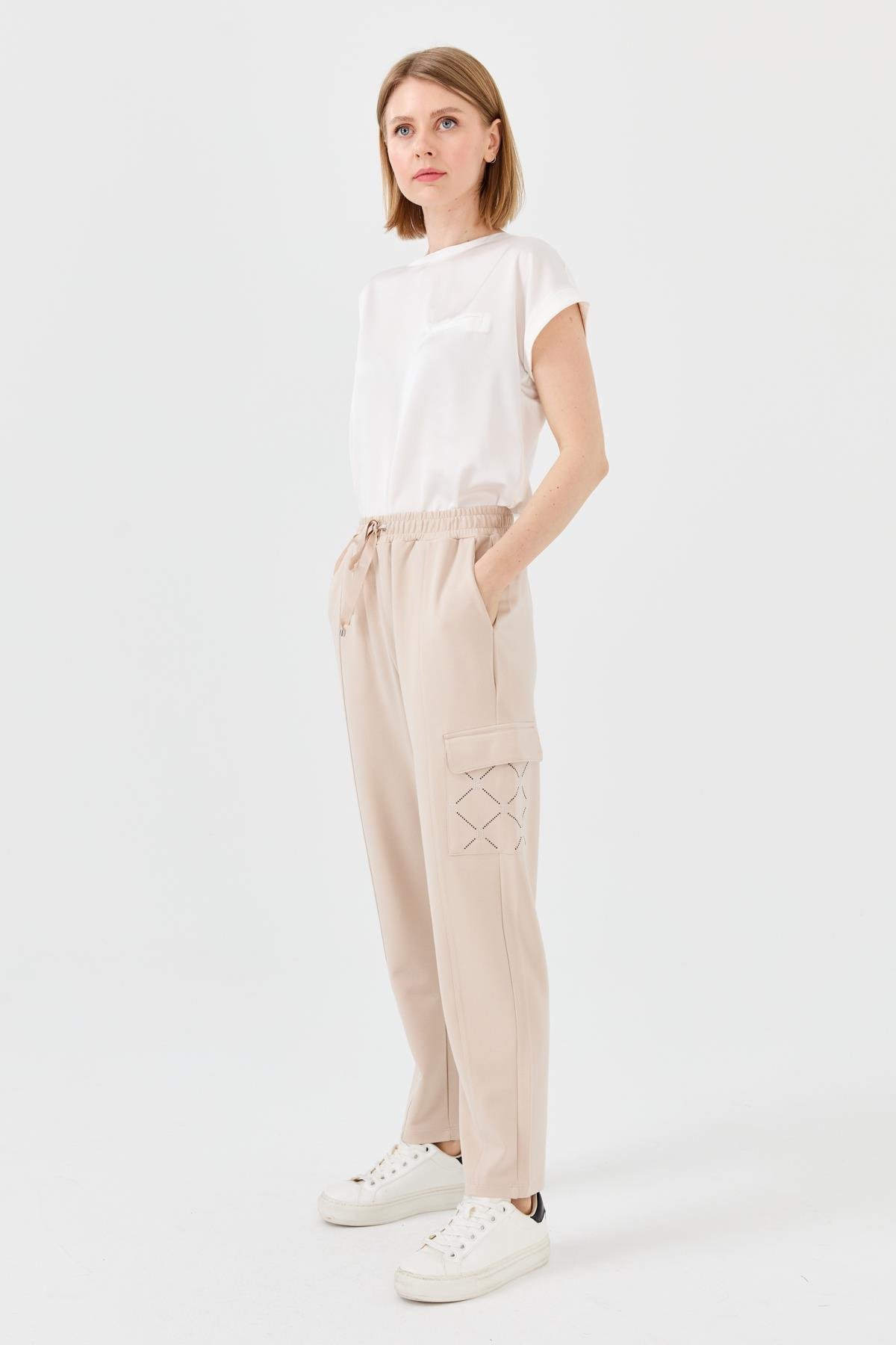 23484Kadın Triko Taş Baskılı Pantolon Bej