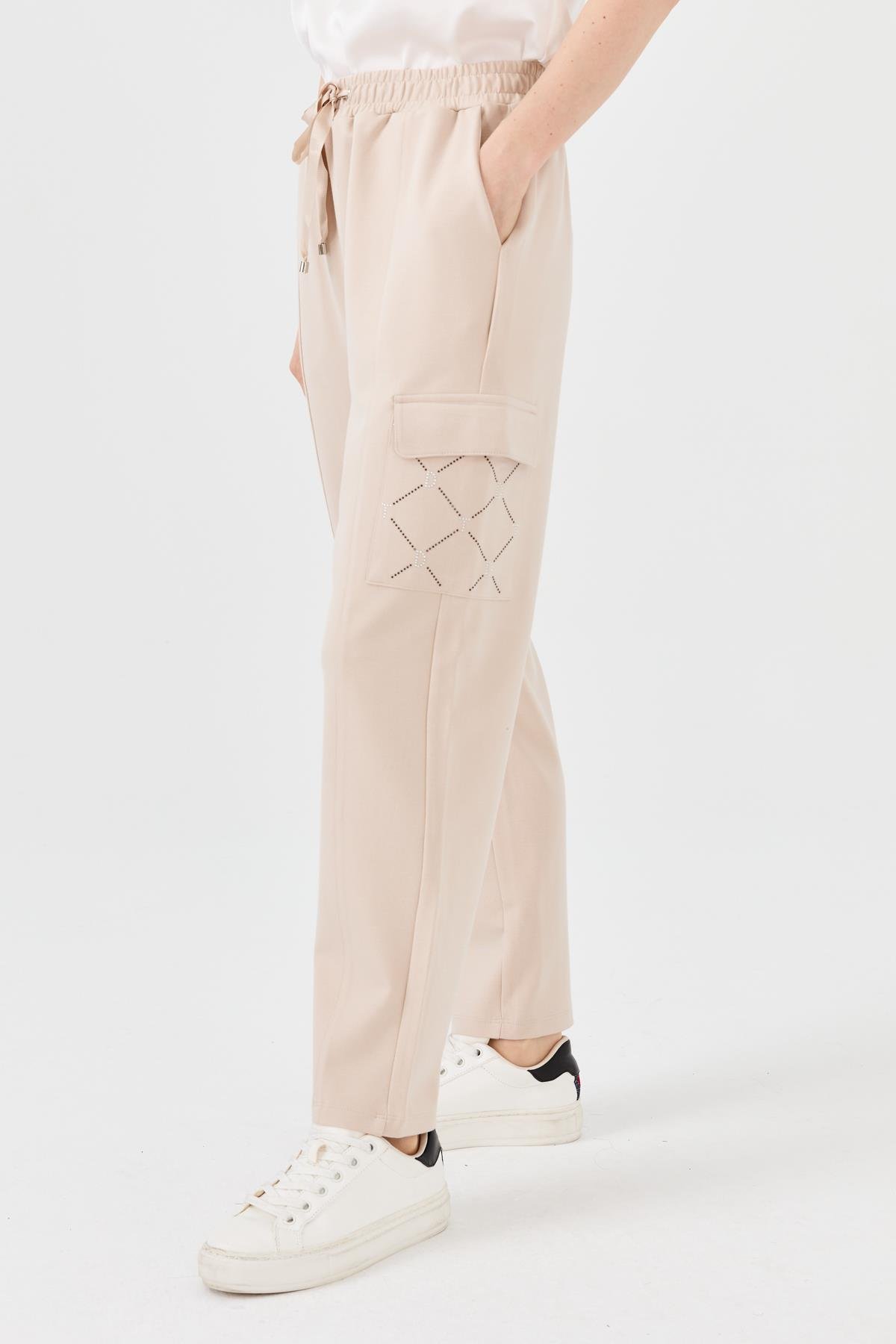 23484Kadın Triko Taş Baskılı Pantolon Bej