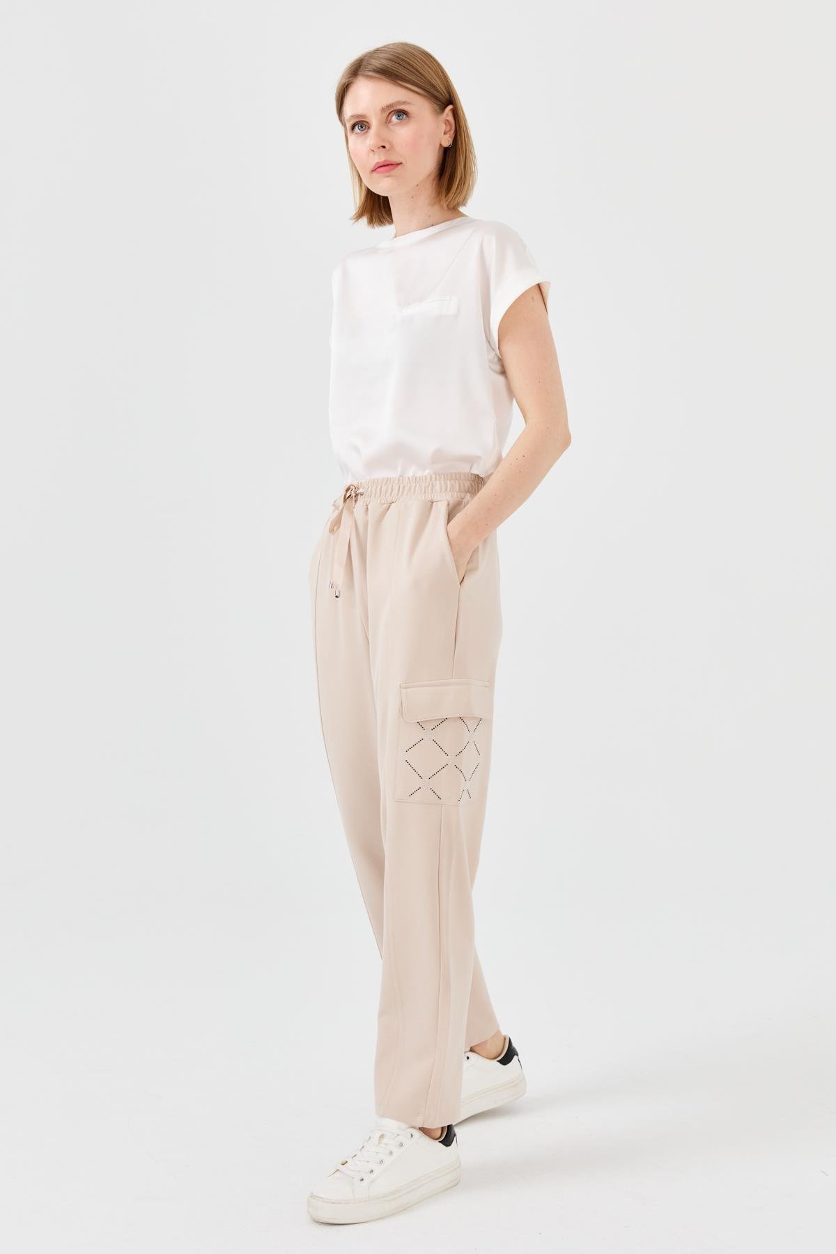 23484Kadın Triko Taş Baskılı Pantolon Bej