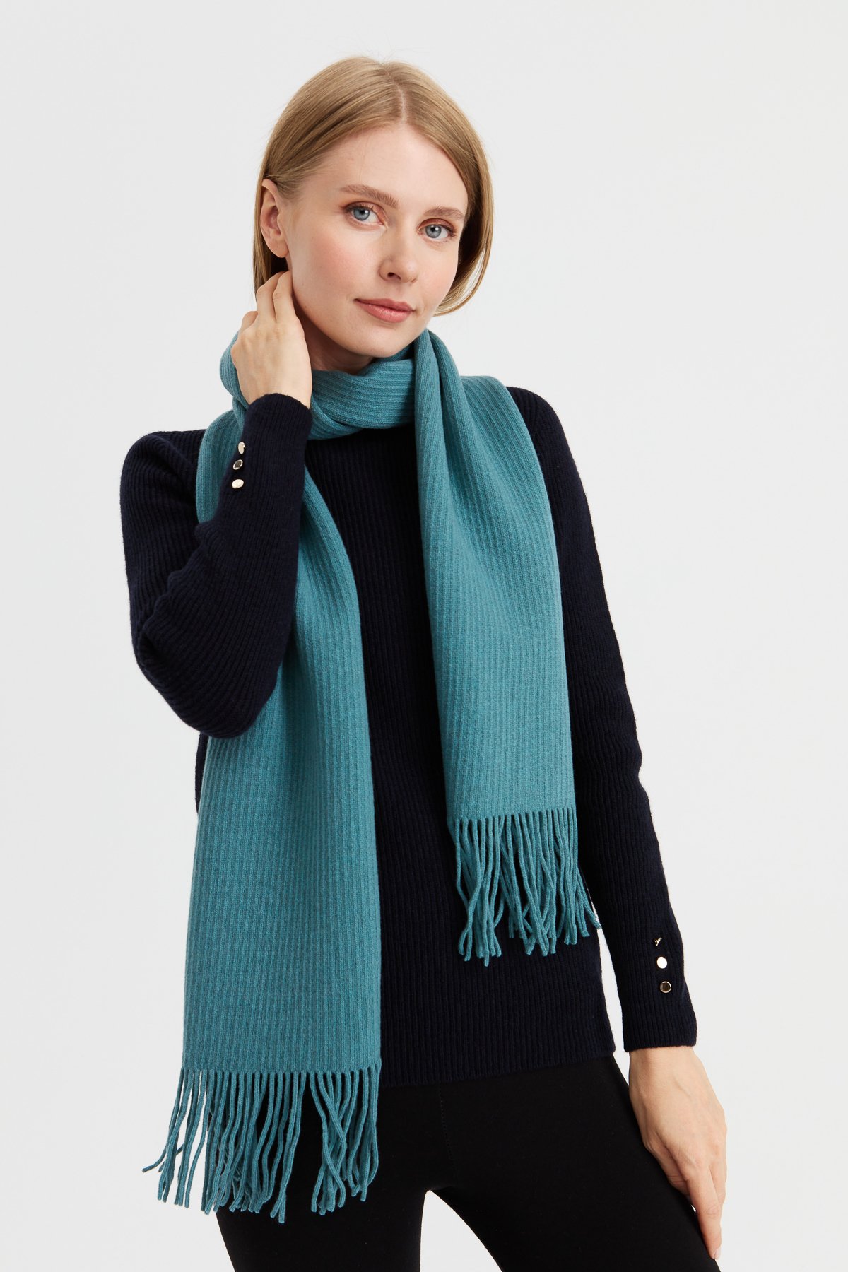 23300Kadın Triko Tek Renk Püsküllü Yün Kaşkol M.Yeşili