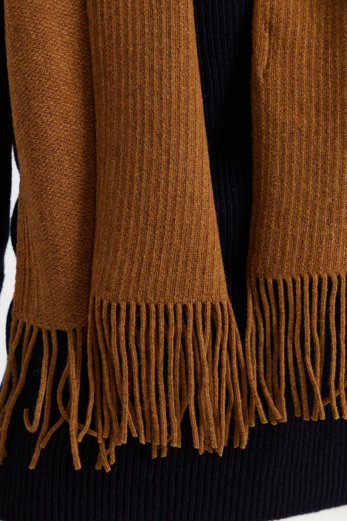 23300Kadın Triko Tek Renk Püsküllü Yün Kaşkol K.taba