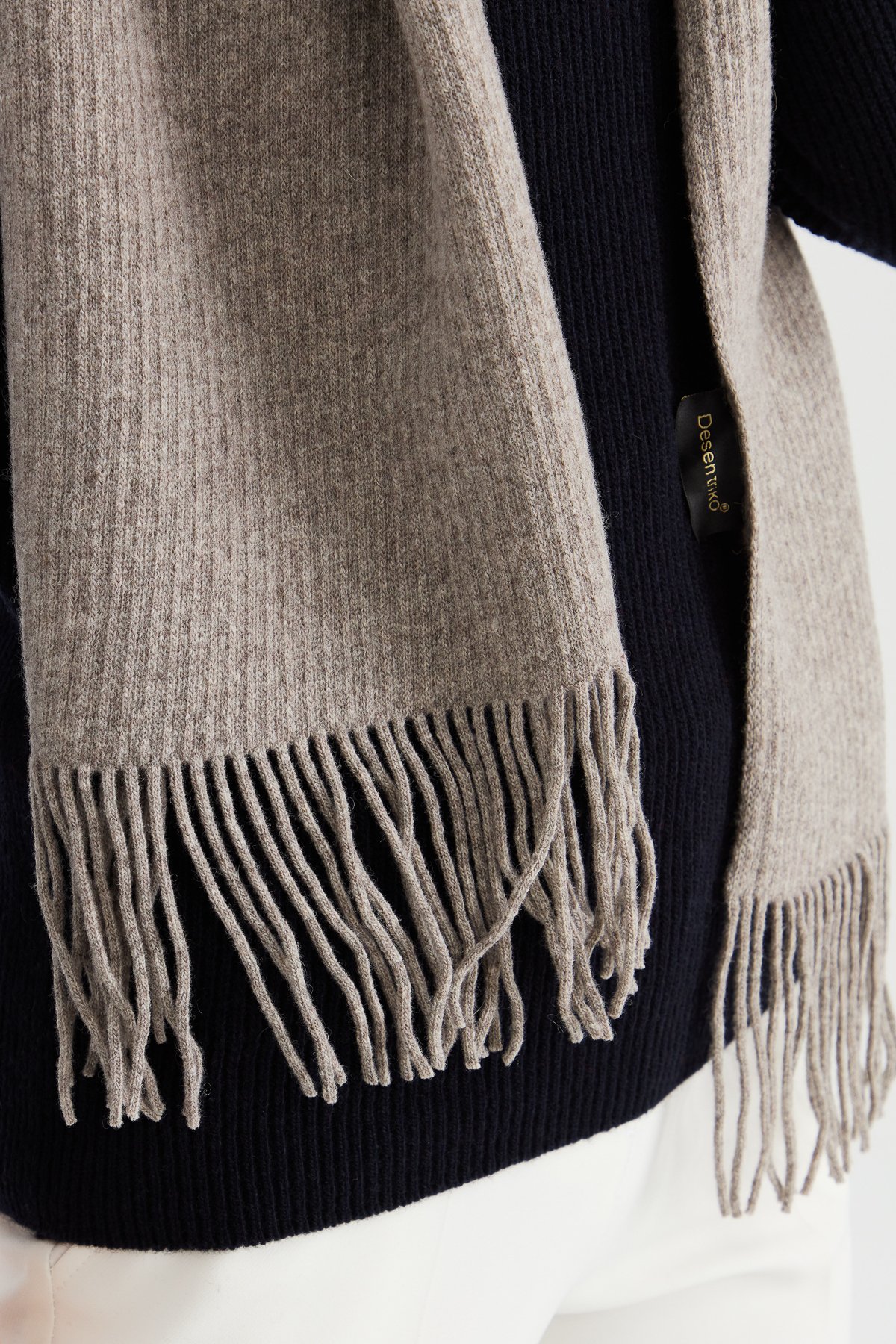 23300Kadın Triko Tek Renk Püsküllü Yün Kaşkol Vizon