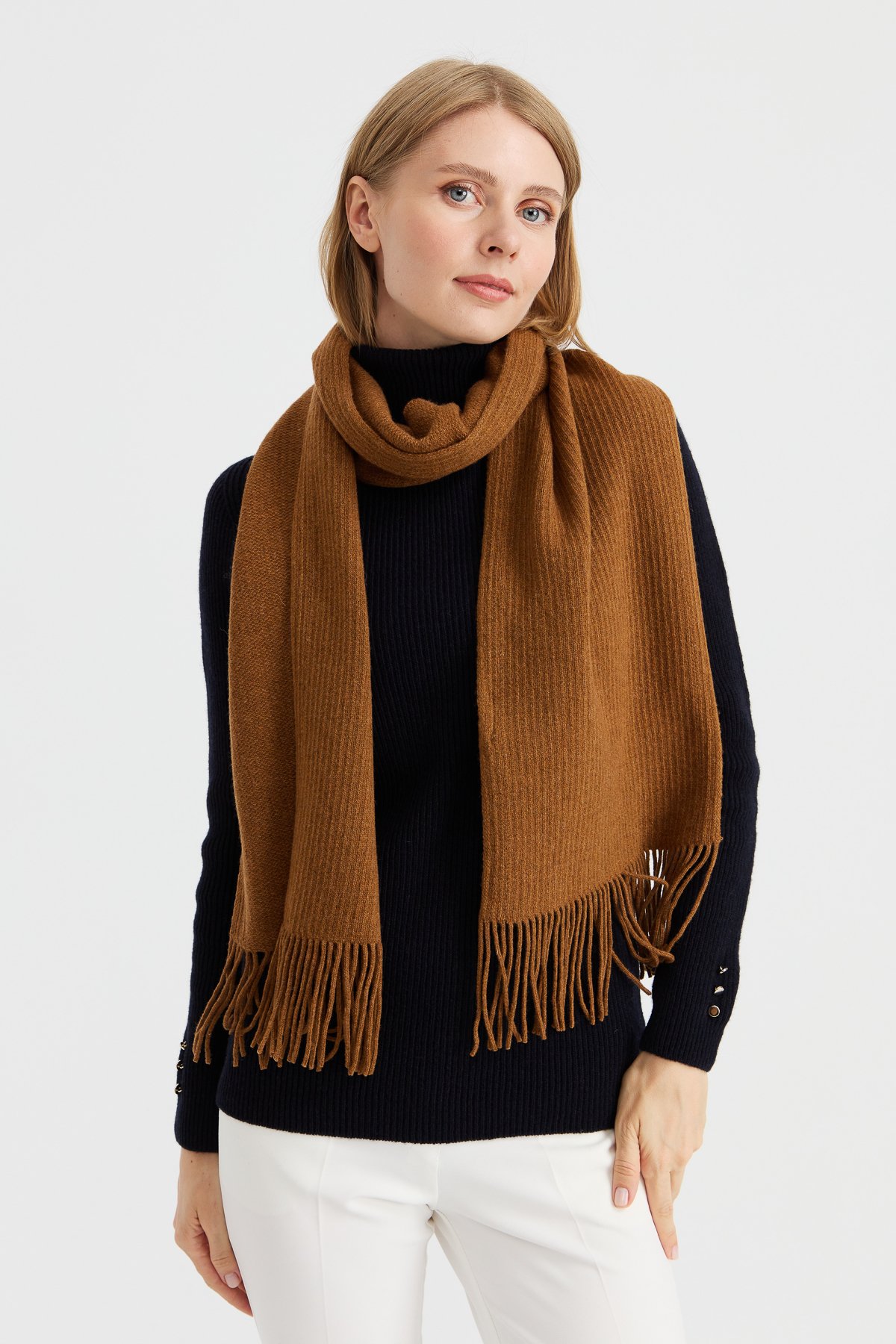 23300Kadın Triko Tek Renk Püsküllü Yün Kaşkol K.taba