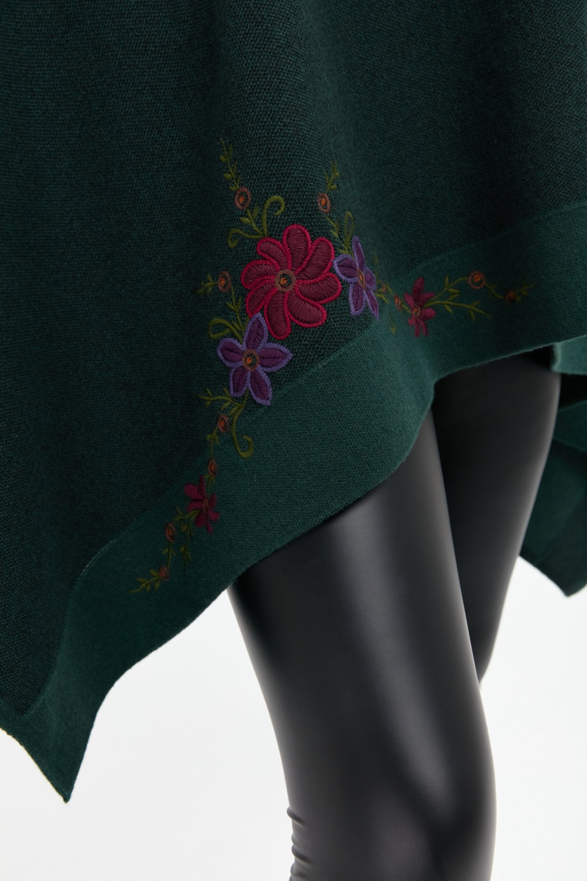 24055Kadın Üç Çiçekli Nakış İşlemeli Yün Şal Yeşil