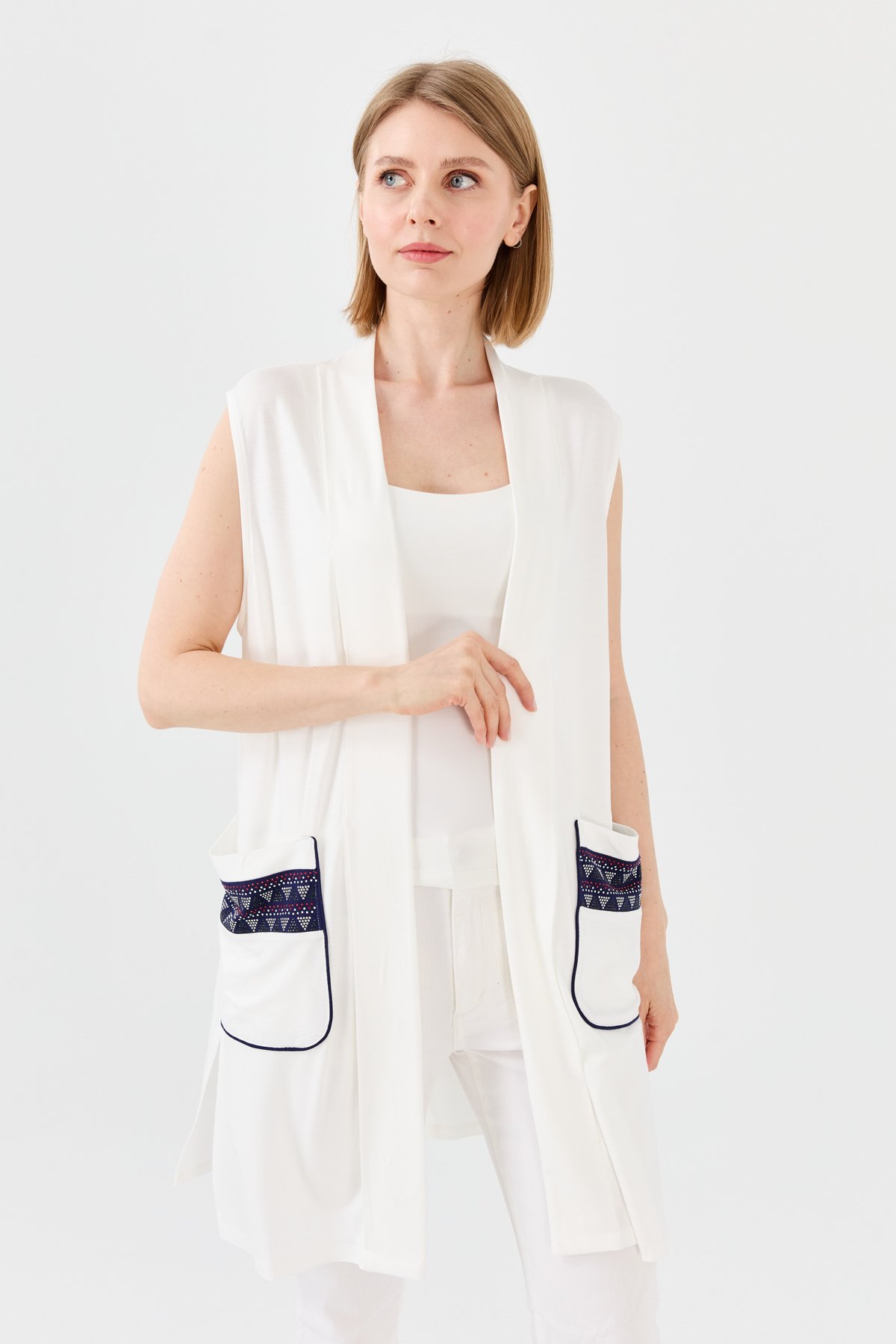 22700Женский хлопковый жилет удлиненный кремового цвета