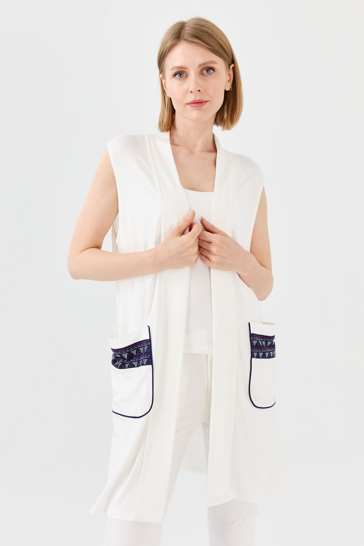 22700Женский хлопковый жилет удлиненный кремового цвета