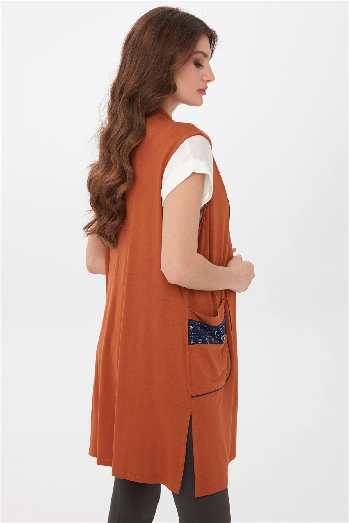 22700Kadın Uzun Penye Yelek Taba