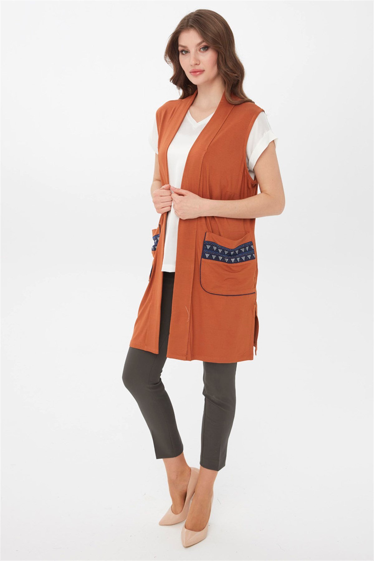 22700Kadın Uzun Penye Yelek Taba