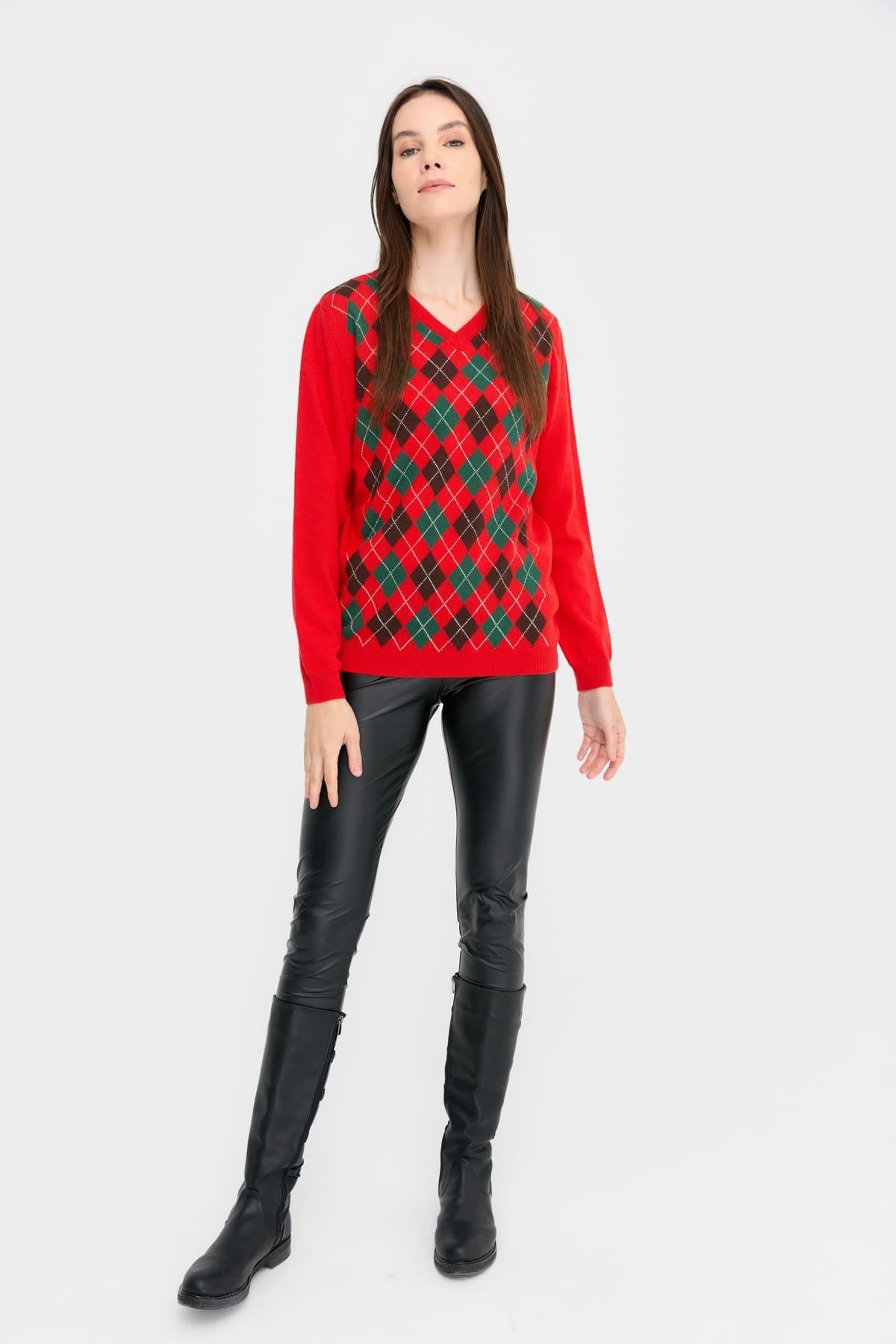 24034Kadın V Yaka Baklavalı Yün Kazak Mercan