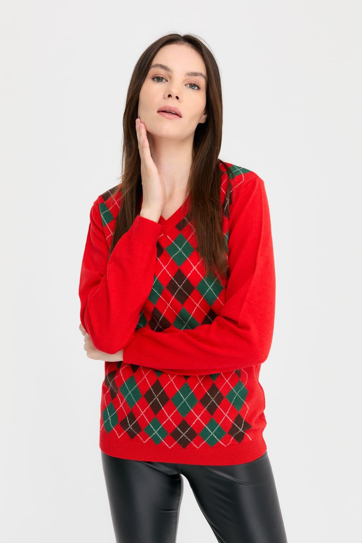 24034Kadın V Yaka Baklavalı Yün Kazak Mercan