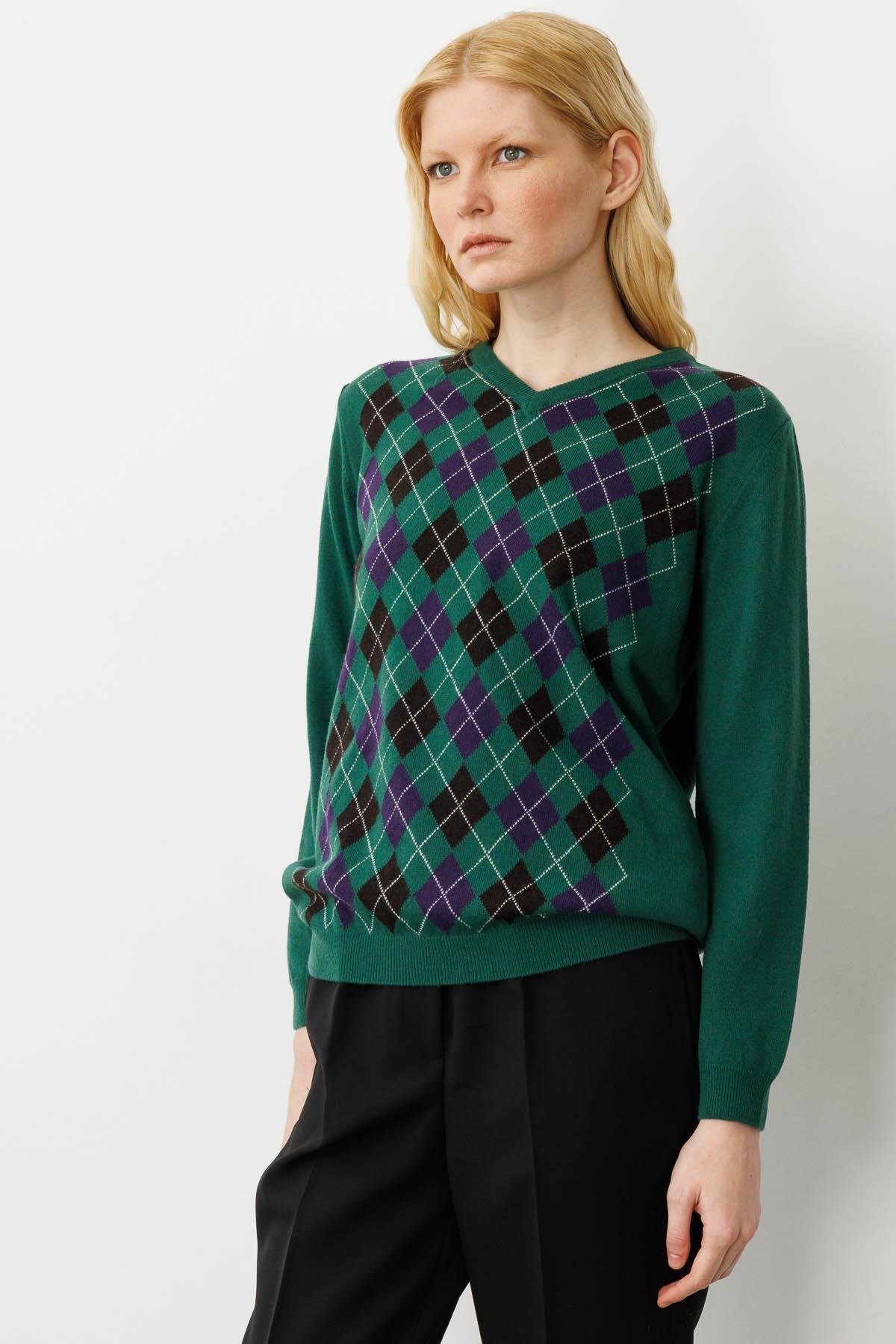 24034Kadın V Yaka Baklavalı Yün Kazak Ö.Başı