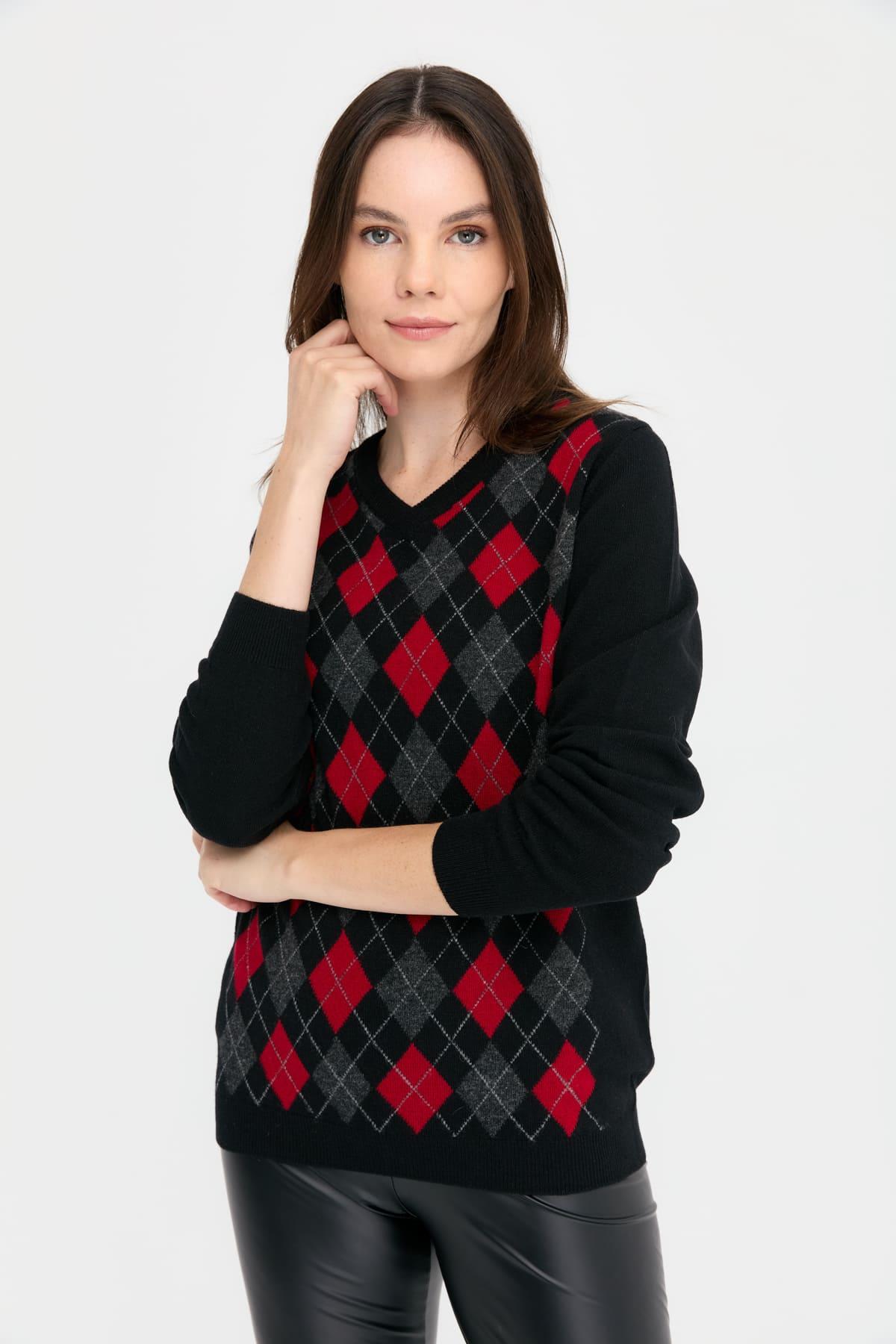 24034Kadın V Yaka Baklavalı Yün Kazak Siyah