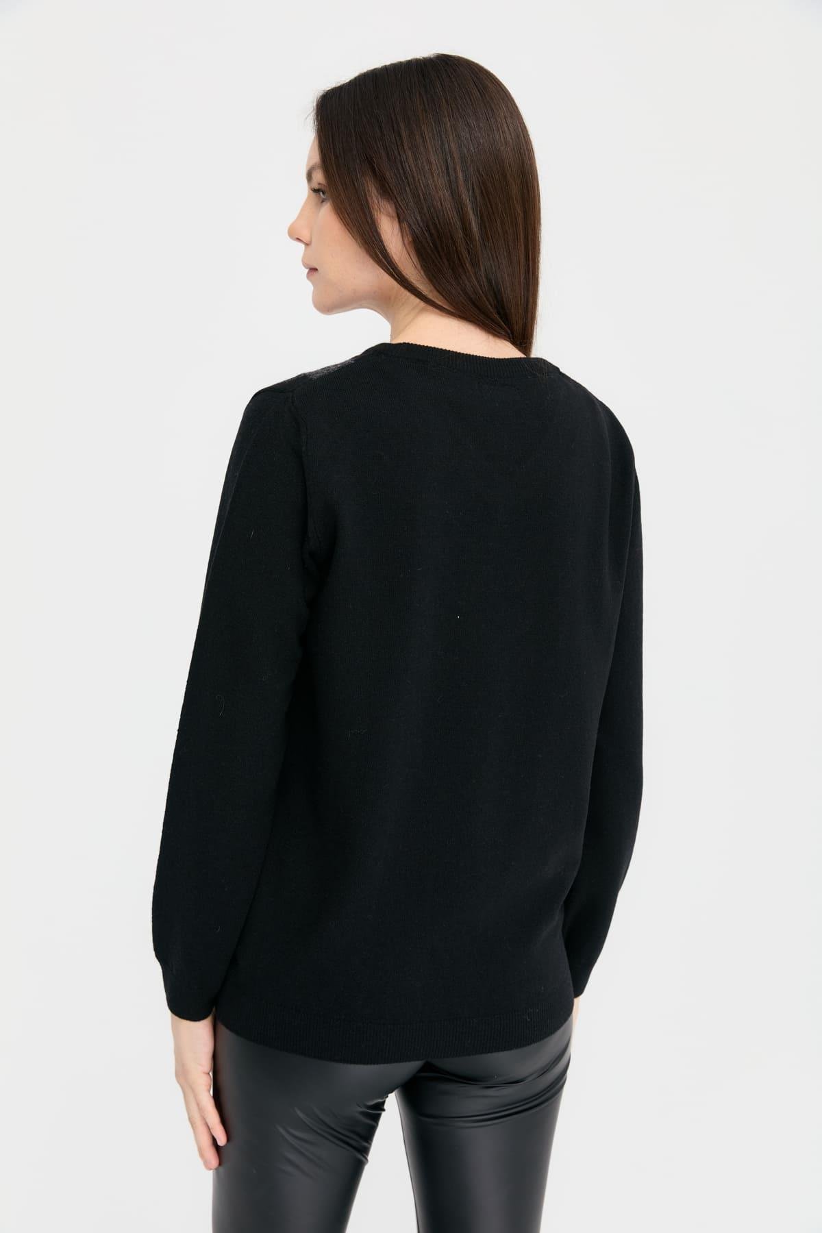 24034Kadın V Yaka Baklavalı Yün Kazak Siyah