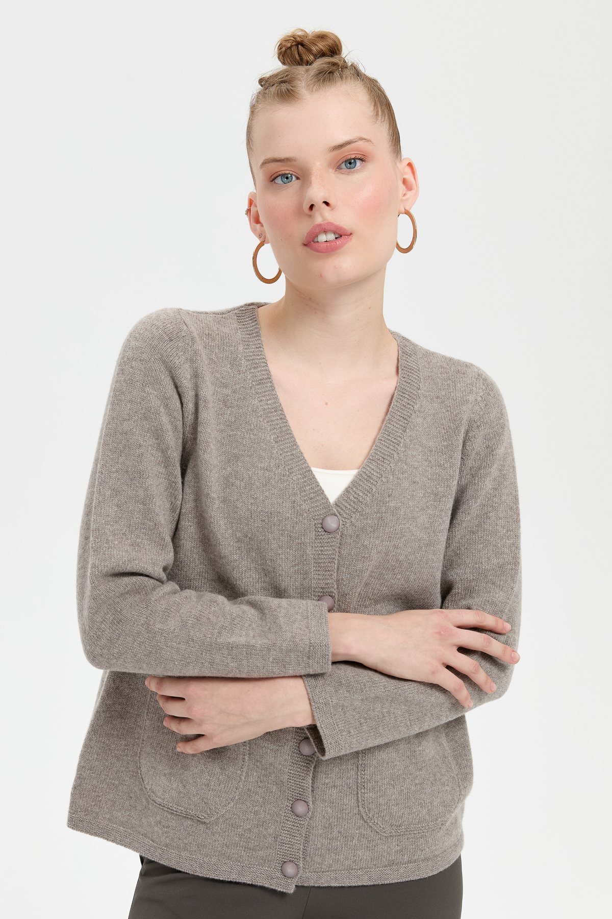 24043Kadın V Yaka Basic Yün Hırka Vizon