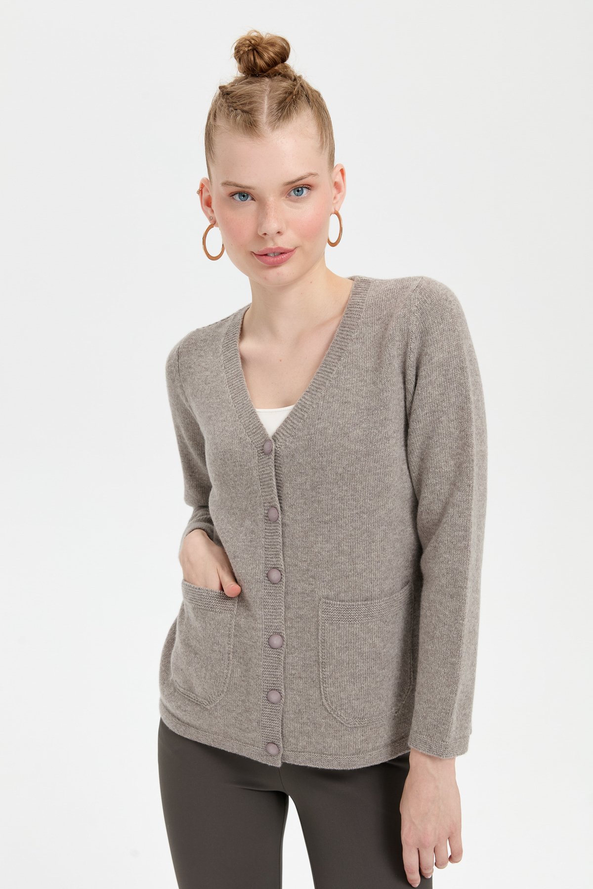 24043Kadın V Yaka Basic Yün Hırka Vizon