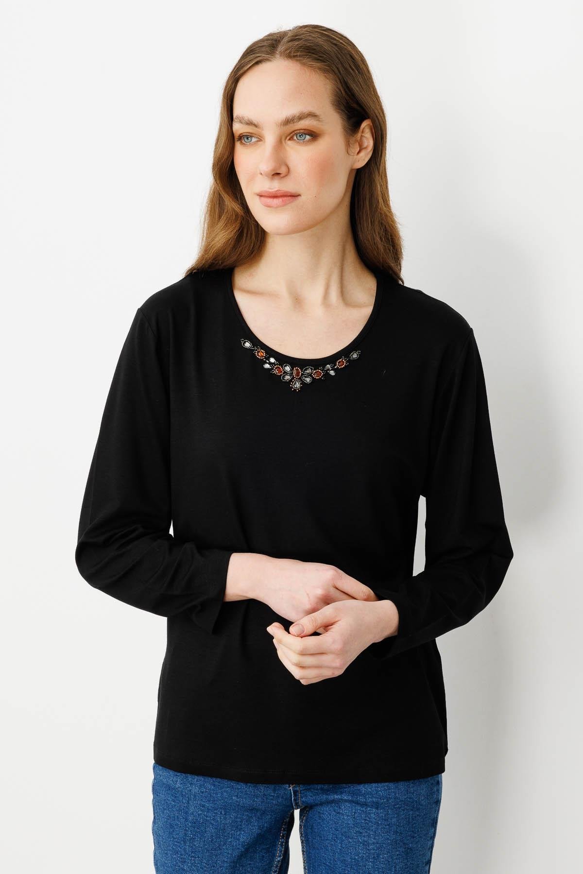 25706Kadın V Yaka Boncuk İşlemeli Penye Bluz Siyah