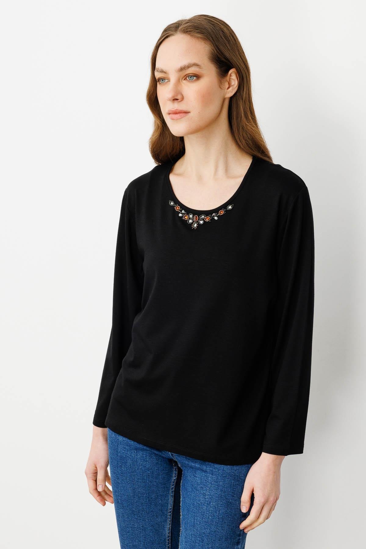 25706Kadın V Yaka Boncuk İşlemeli Penye Bluz Siyah