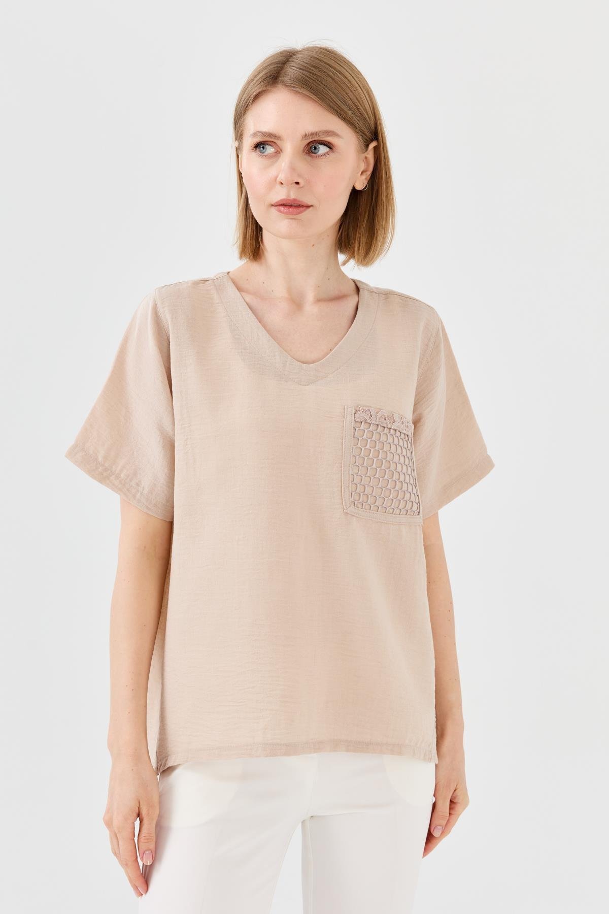 23775Kadın V Yaka Cebi File Keten T-shirt Bej