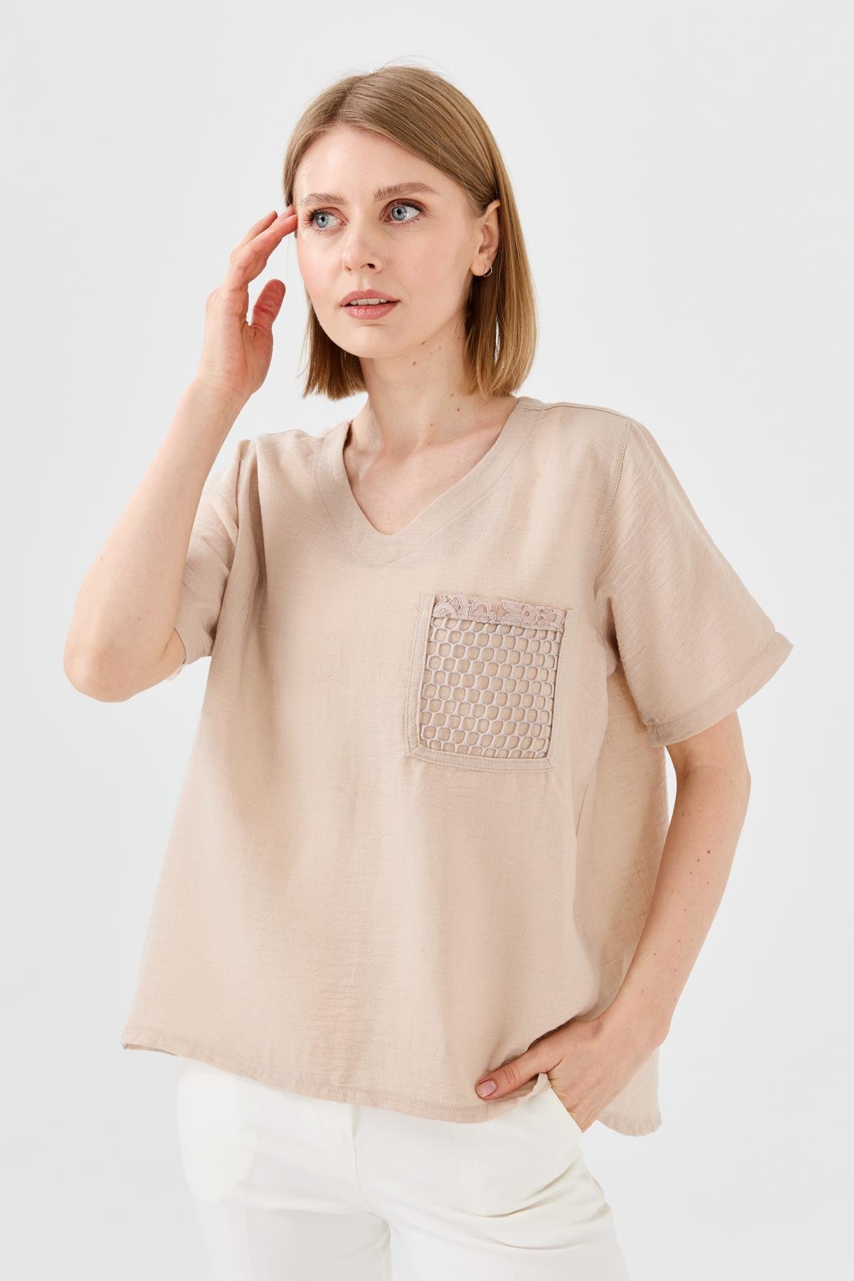 23775Kadın V Yaka Cebi File Keten T-shirt Bej