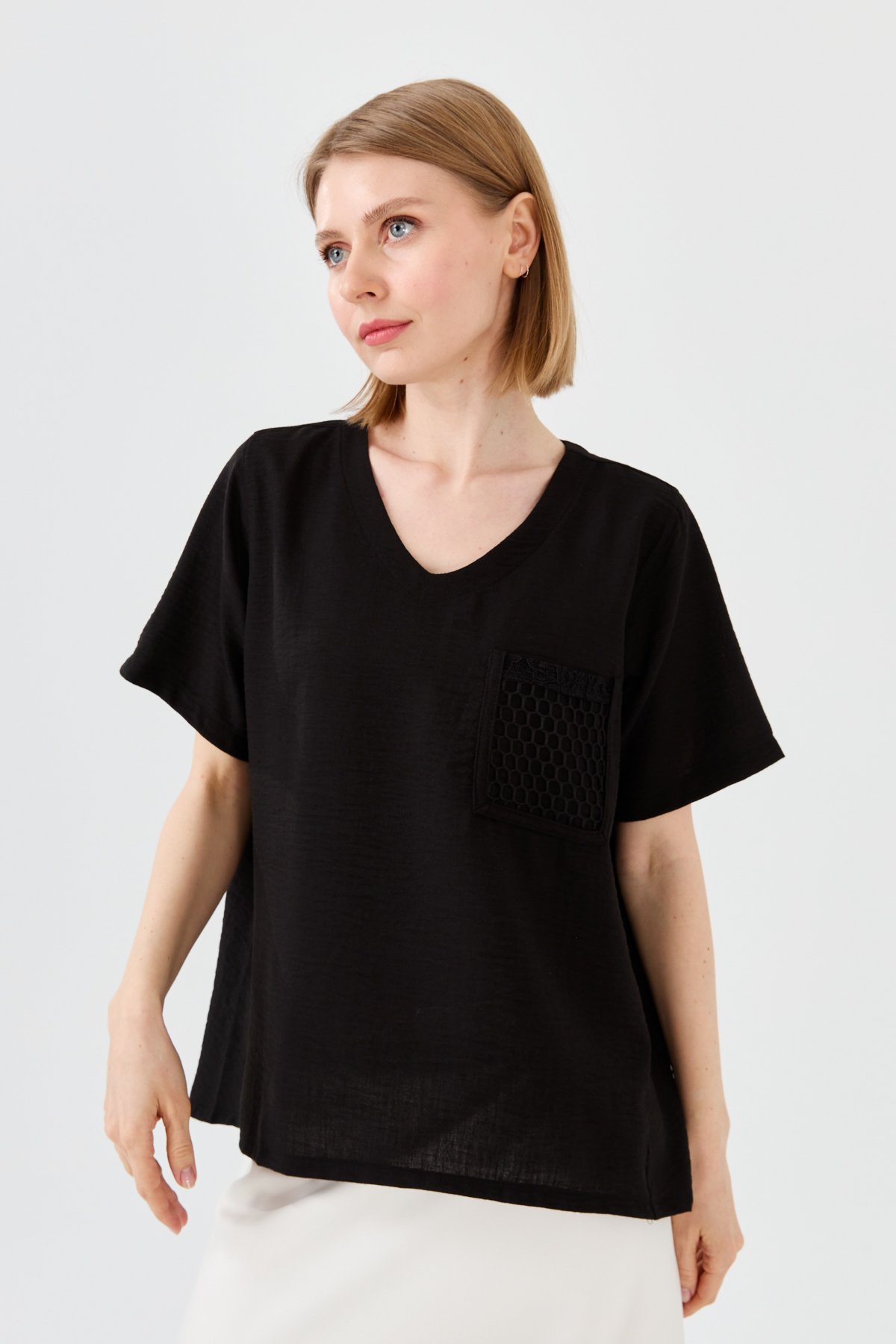 23775Kadın V Yaka Cebi File Keten T-shirt Siyah