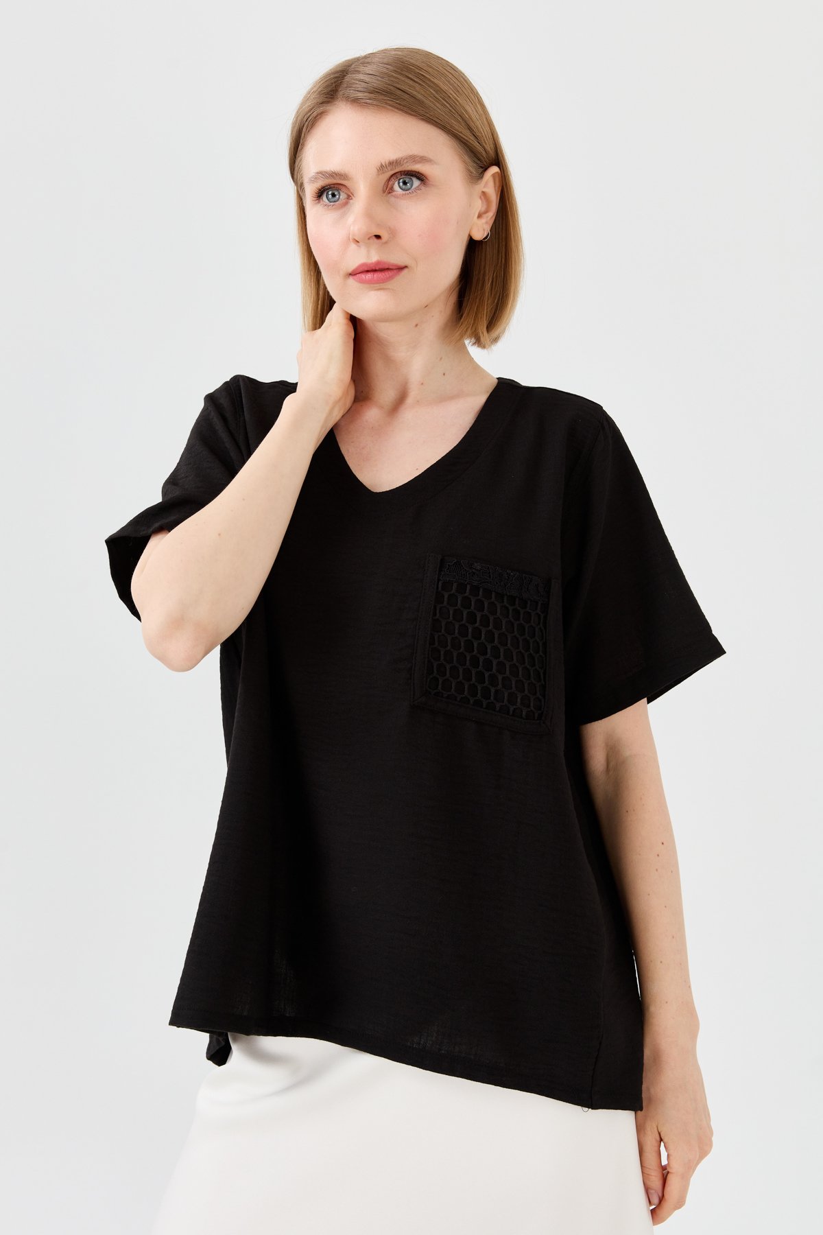 23775Kadın V Yaka Cebi File Keten T-shirt Siyah