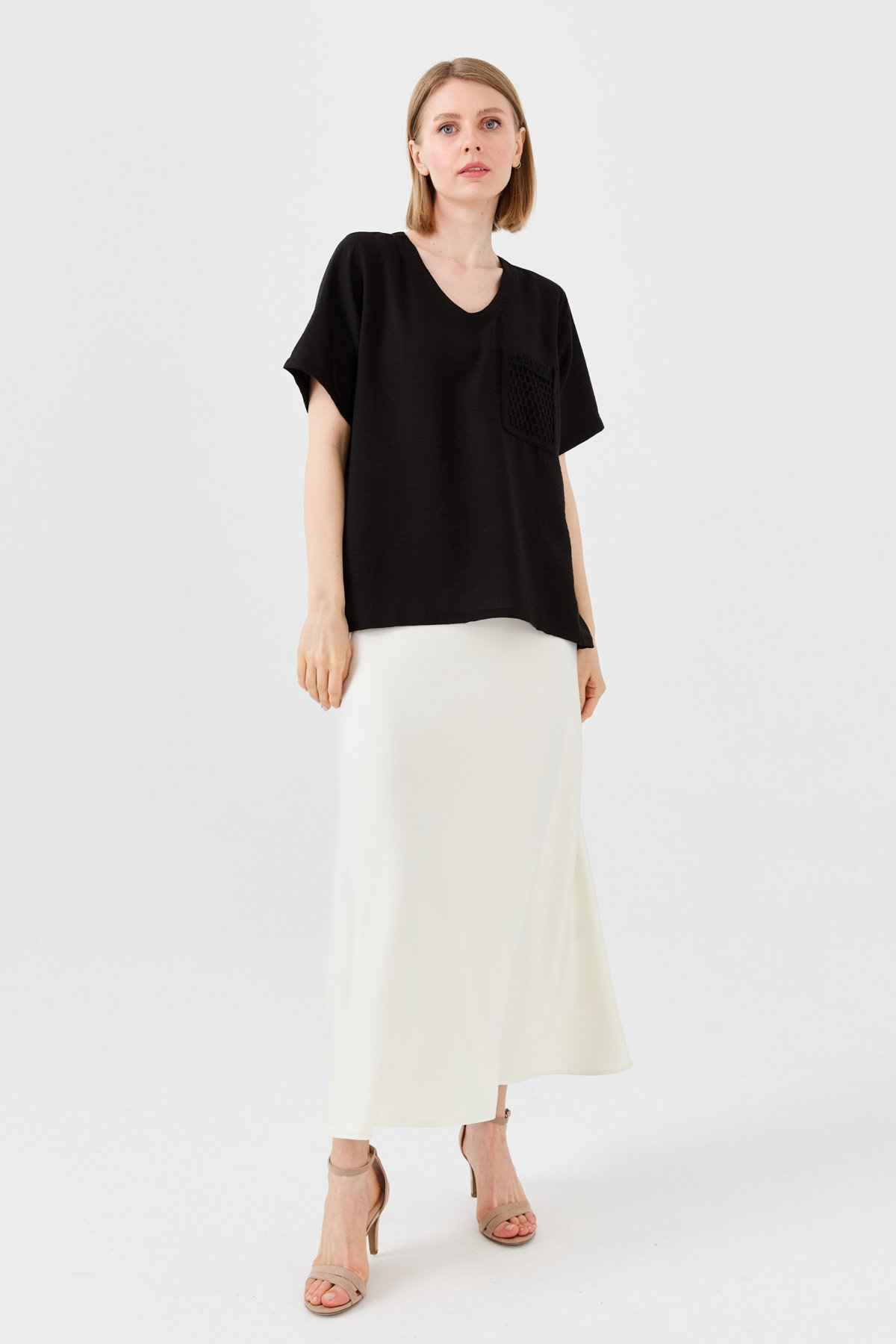 23775Kadın V Yaka Cebi File Keten T-shirt Siyah