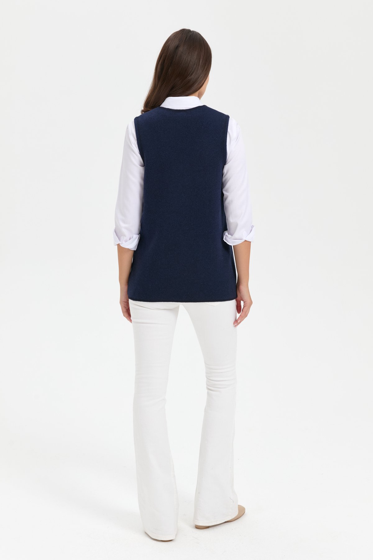 24001Kadın V Yaka Cep Üstü Nakış İşlemeli Yün Yelek K.Lacivert