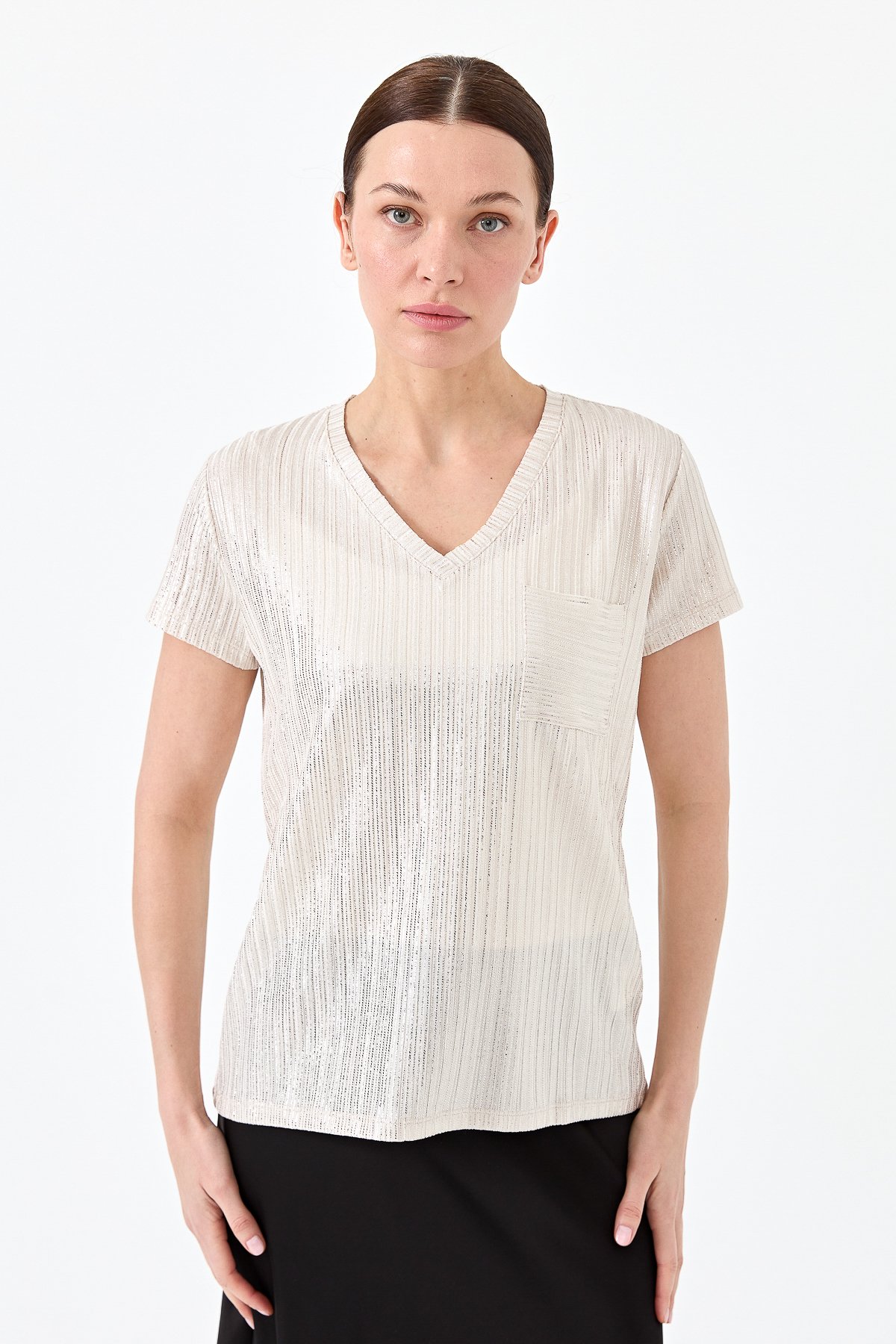 23462Kadın V Yaka Cepli Penye T-shirt Ekru