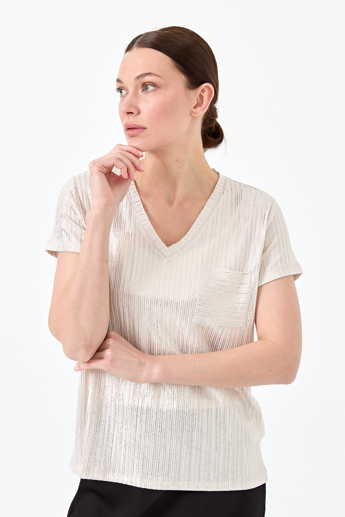 23462Kadın V Yaka Cepli Penye T-shirt Ekru