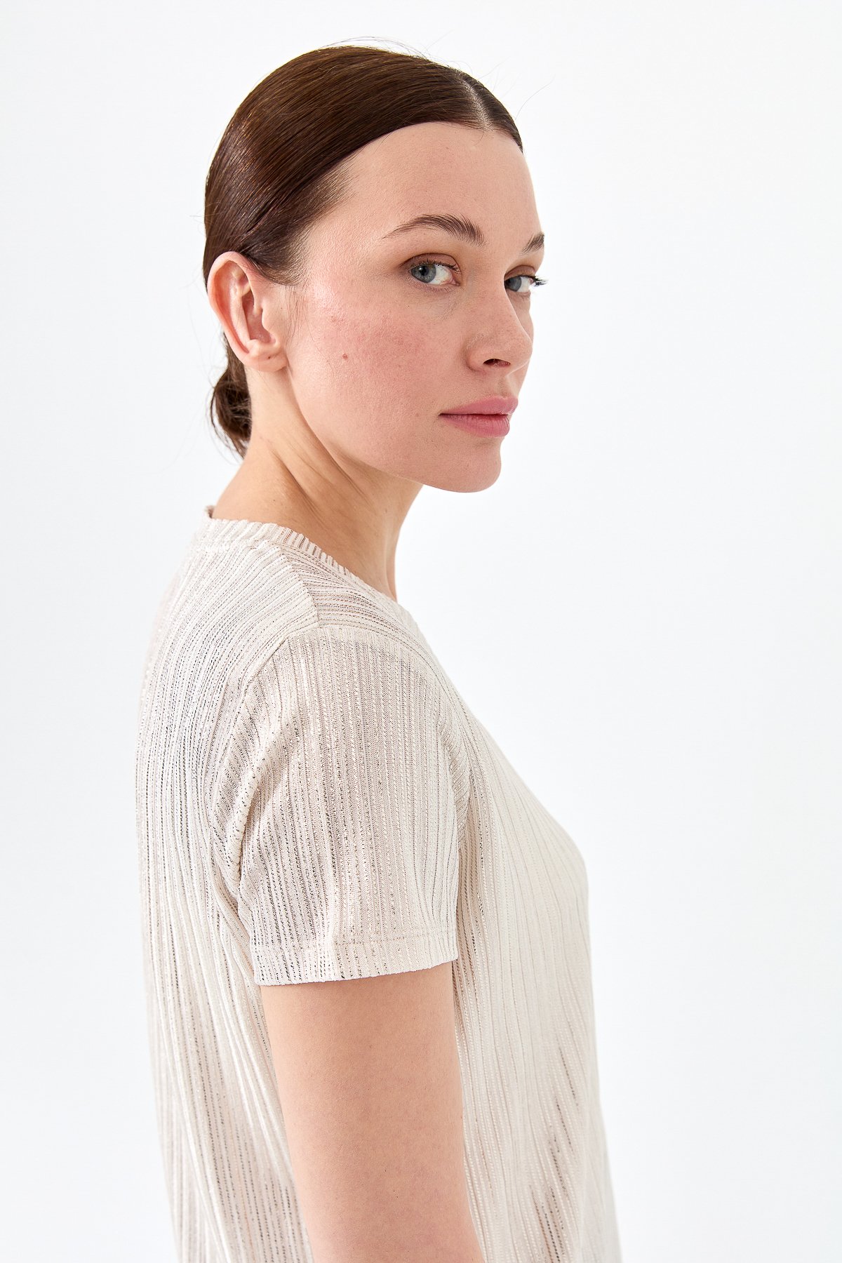 23462Kadın V Yaka Cepli Penye T-shirt Ekru