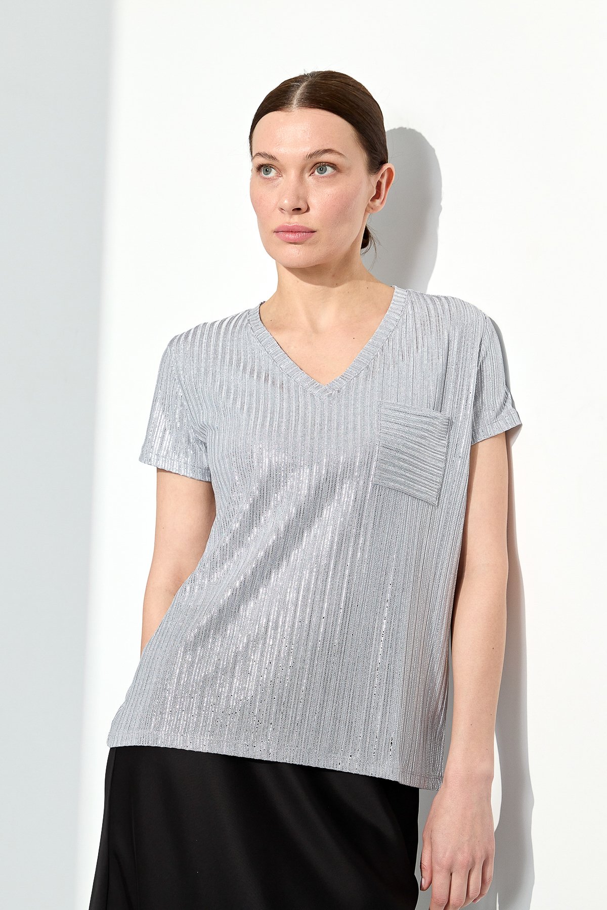 23462Kadın V Yaka Cepli Penye T-shirt Gri