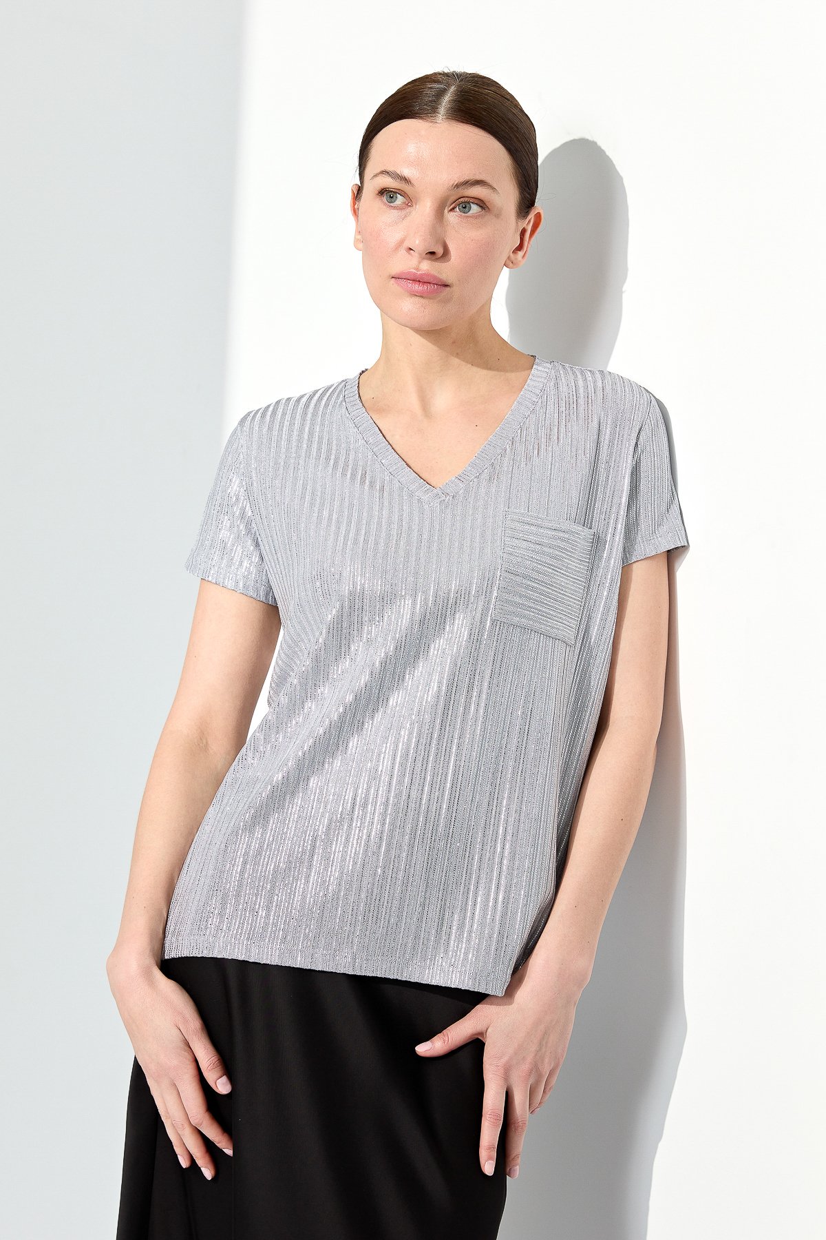 23462Kadın V Yaka Cepli Penye T-shirt Gri