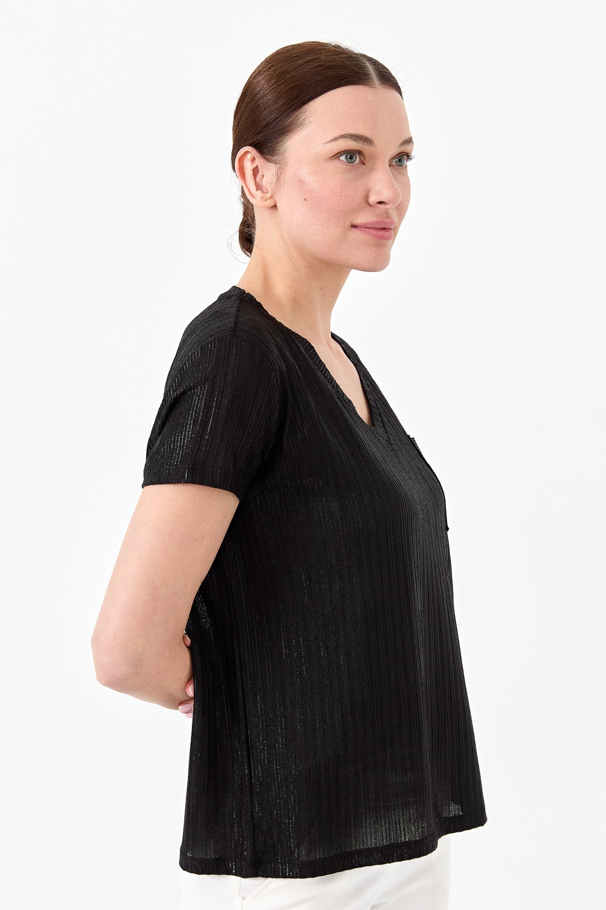 23462Kadın V Yaka Cepli Penye T-shirt Siyah