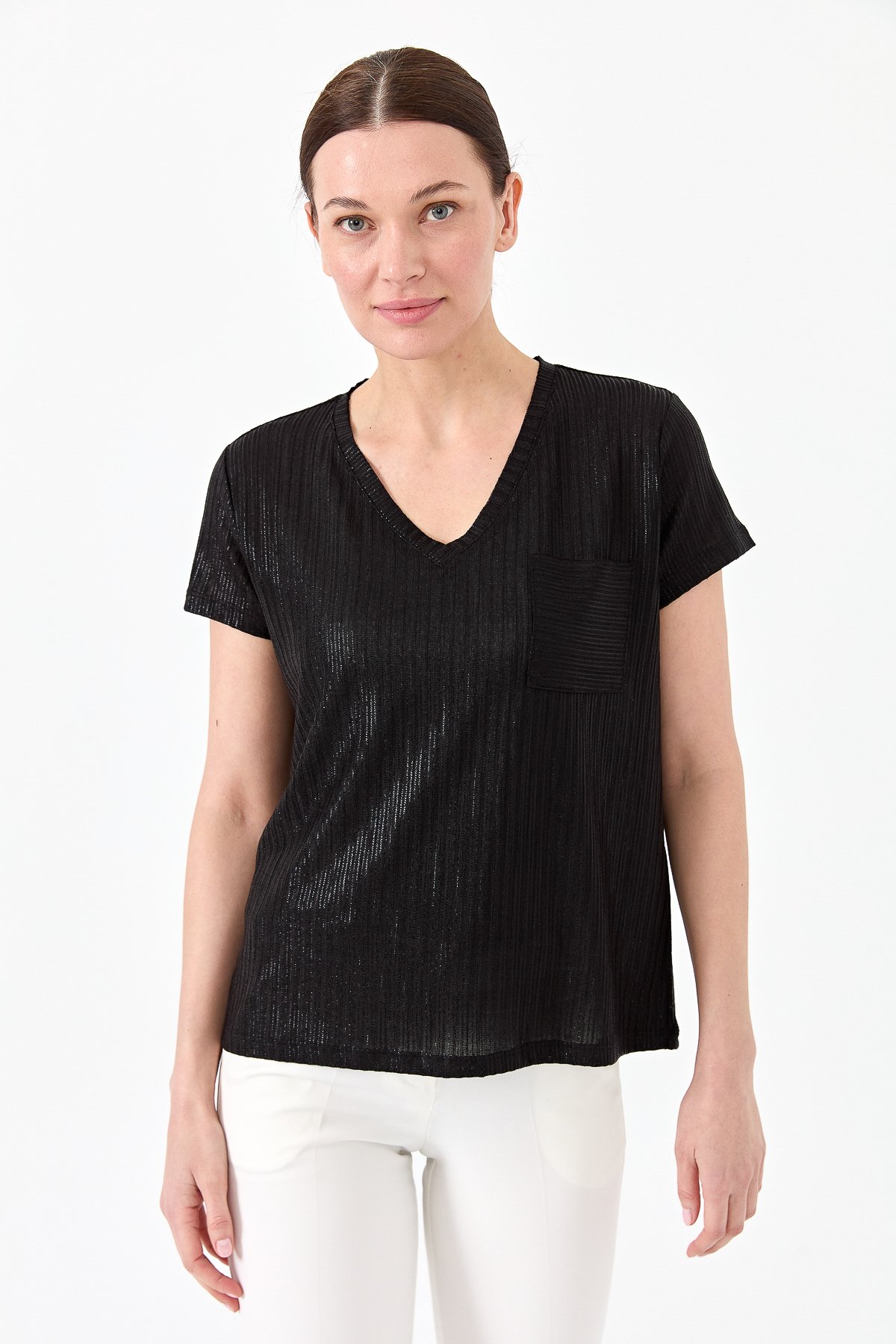 23462Kadın V Yaka Cepli Penye T-shirt Siyah