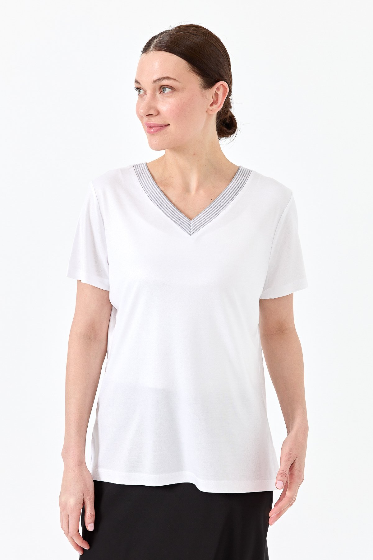 23453Kadın V Yaka Çizgili Penye T-shirt Beyaz