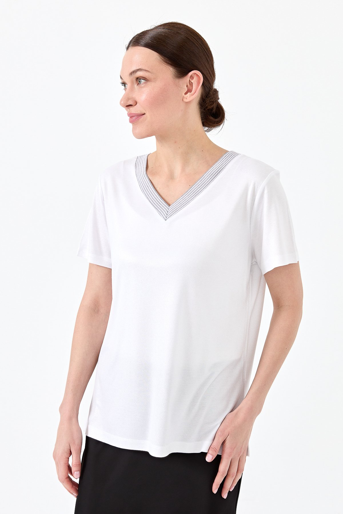 23453Kadın V Yaka Çizgili Penye T-shirt Beyaz