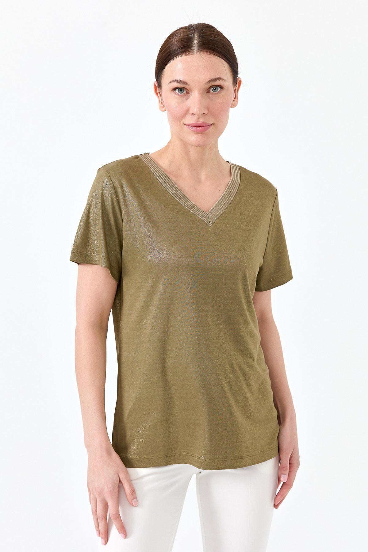 23453Kadın V Yaka Çizgili Penye T-shirt Haki