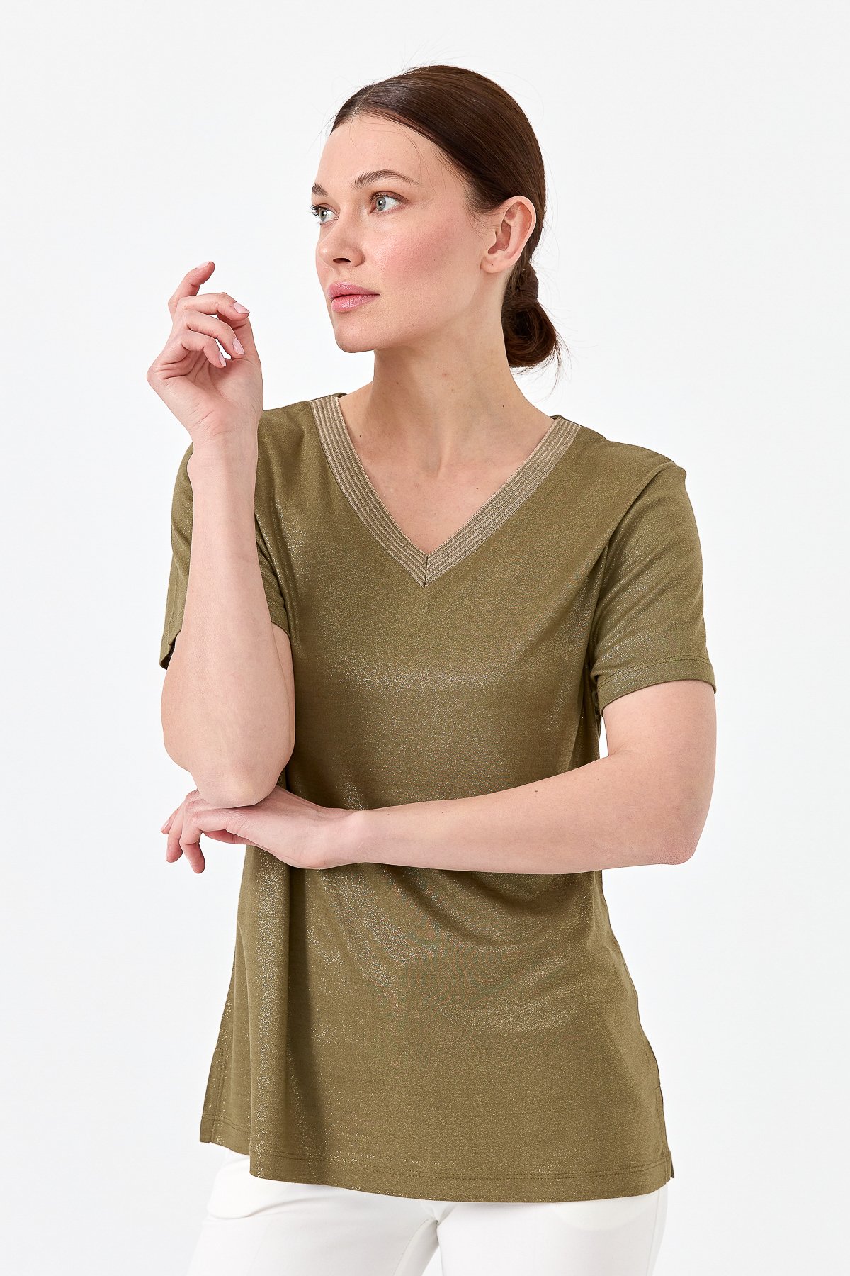 23453Kadın V Yaka Çizgili Penye T-shirt Haki