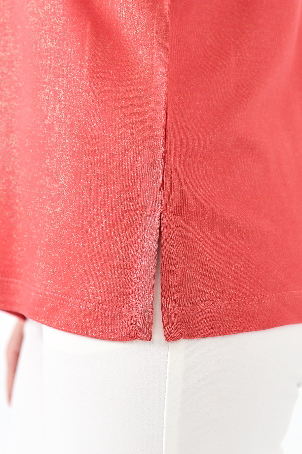 23453Kadın V Yaka Çizgili Penye T-shirt Mercan