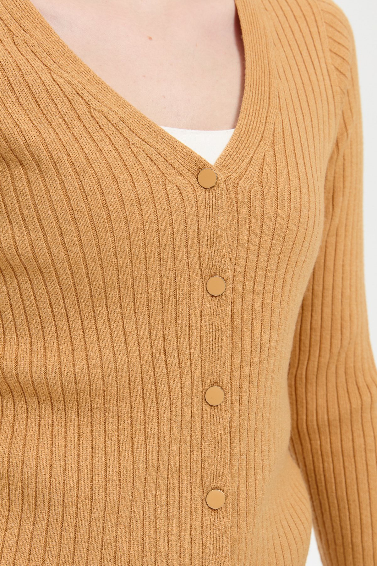 24181Kadın V Yaka Dikişsiz Hırka Camel