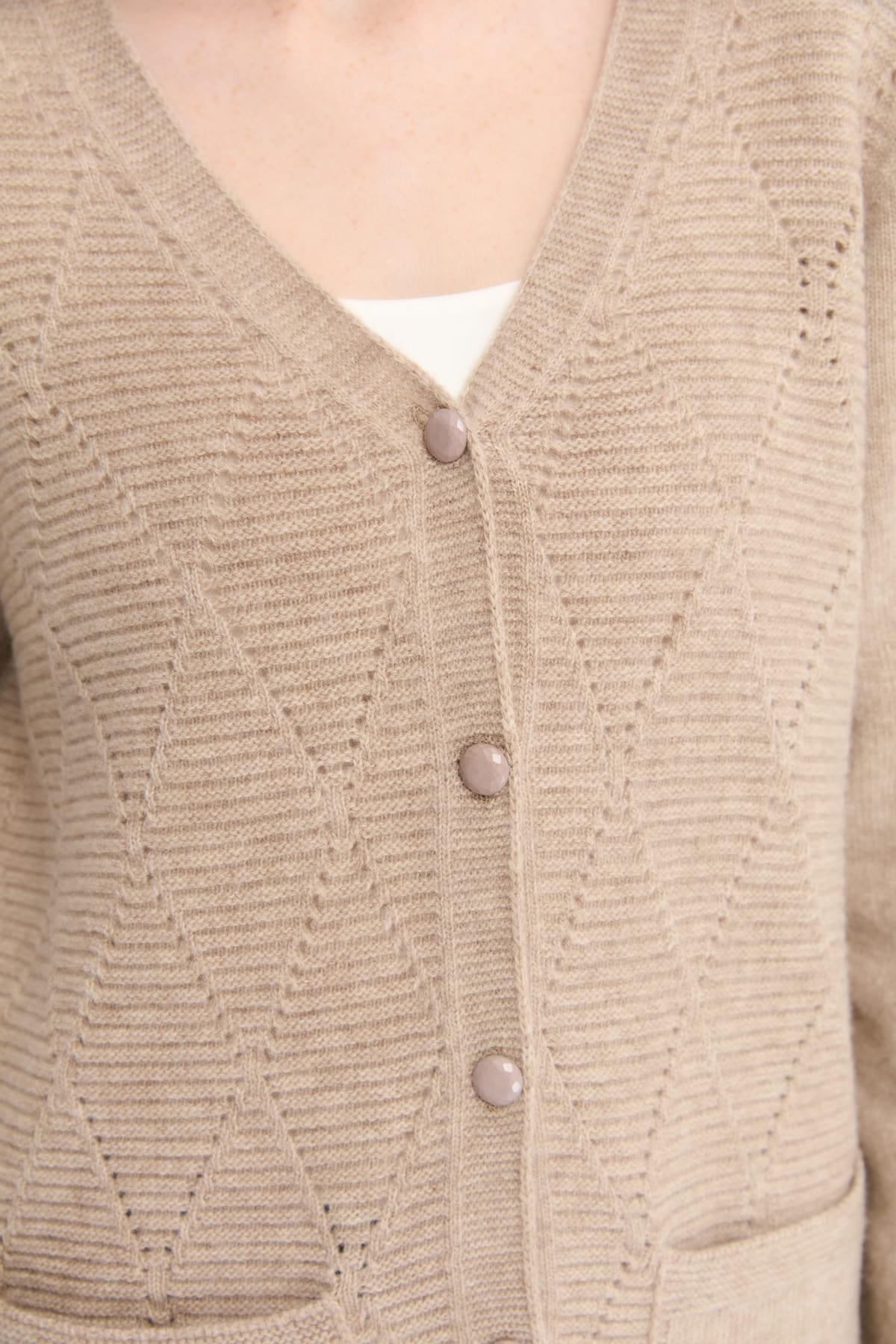 24203Kadın V Yaka Önü Baklavalı Düğmeli Yün Hırka K.Bej