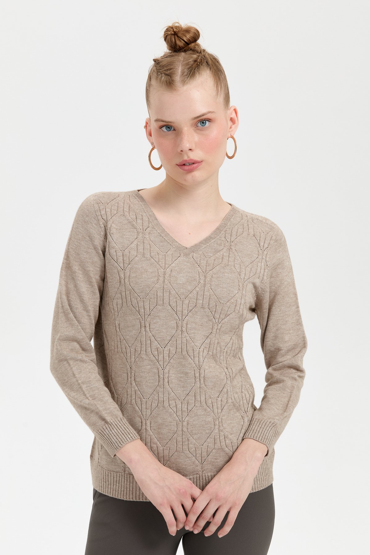 24187Kadın V Yaka Dikişsiz Önü Yürütmeli Kazak Vizon