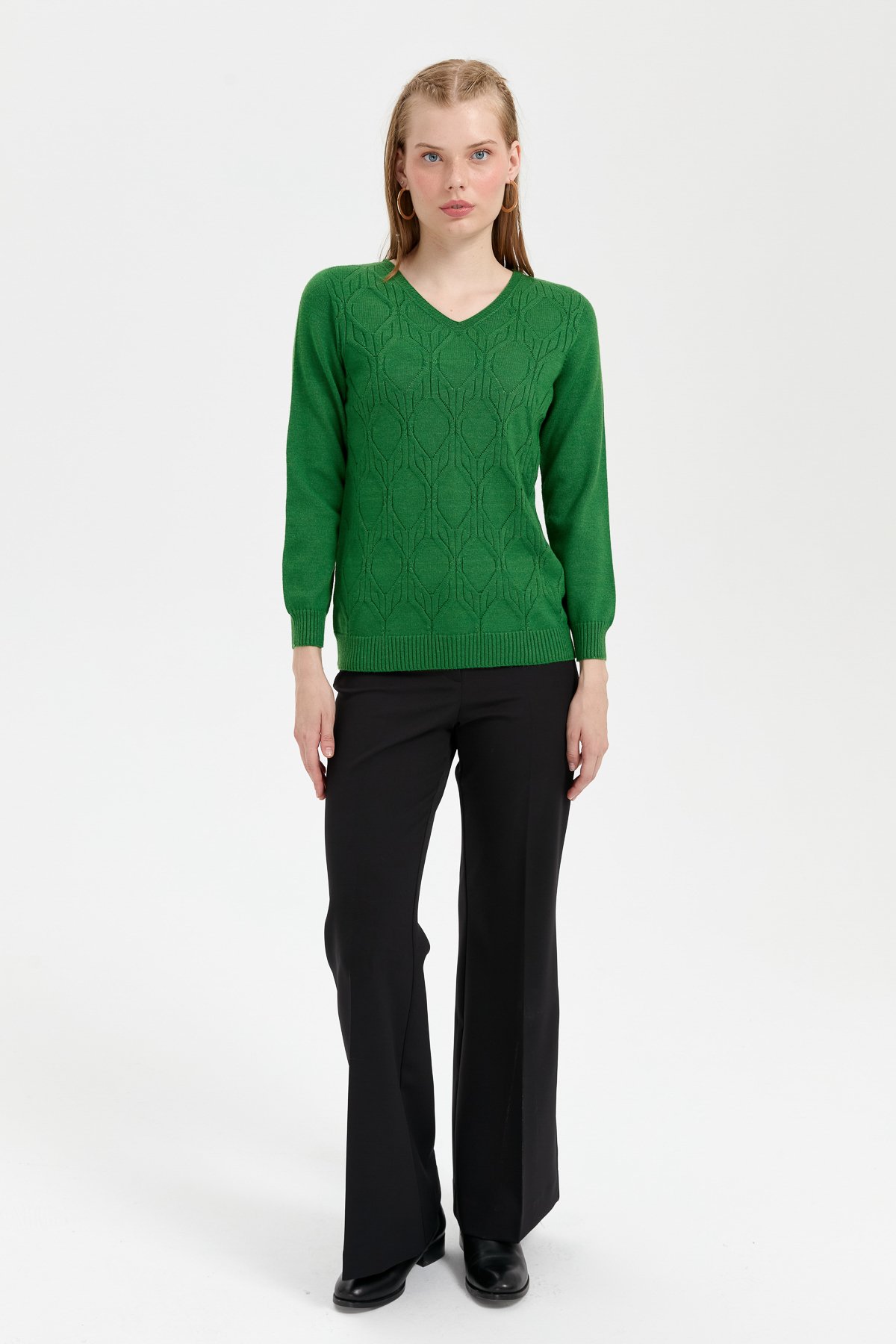 24187Kadın V Yaka Dikişsiz Önü Yürütmeli Kazak K.Yosun