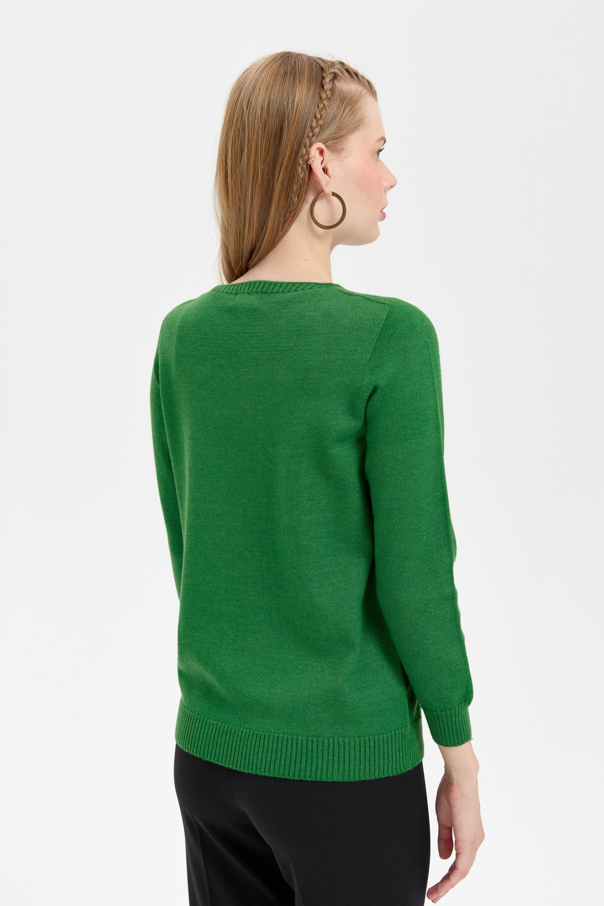 24187Kadın V Yaka Dikişsiz Önü Yürütmeli Kazak K.Yosun