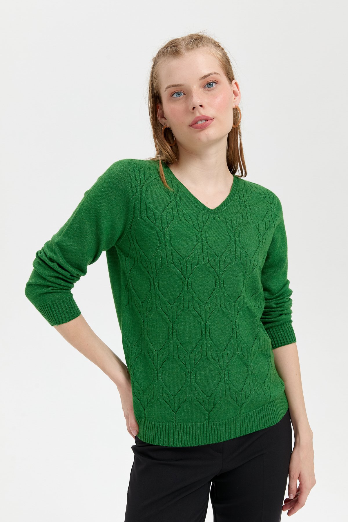 24187Kadın V Yaka Dikişsiz Önü Yürütmeli Kazak K.Yosun