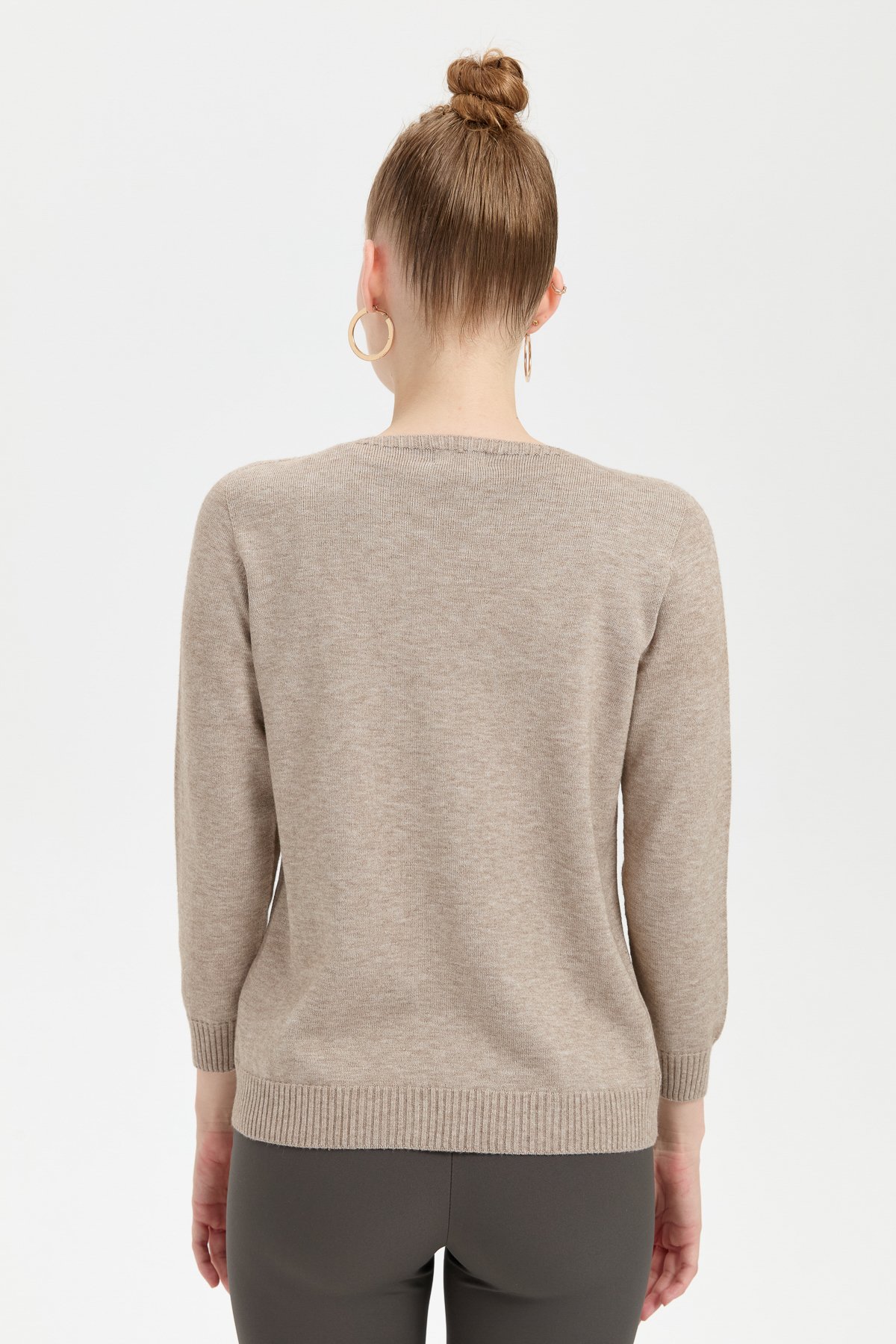 24187Kadın V Yaka Dikişsiz Önü Yürütmeli Kazak Vizon