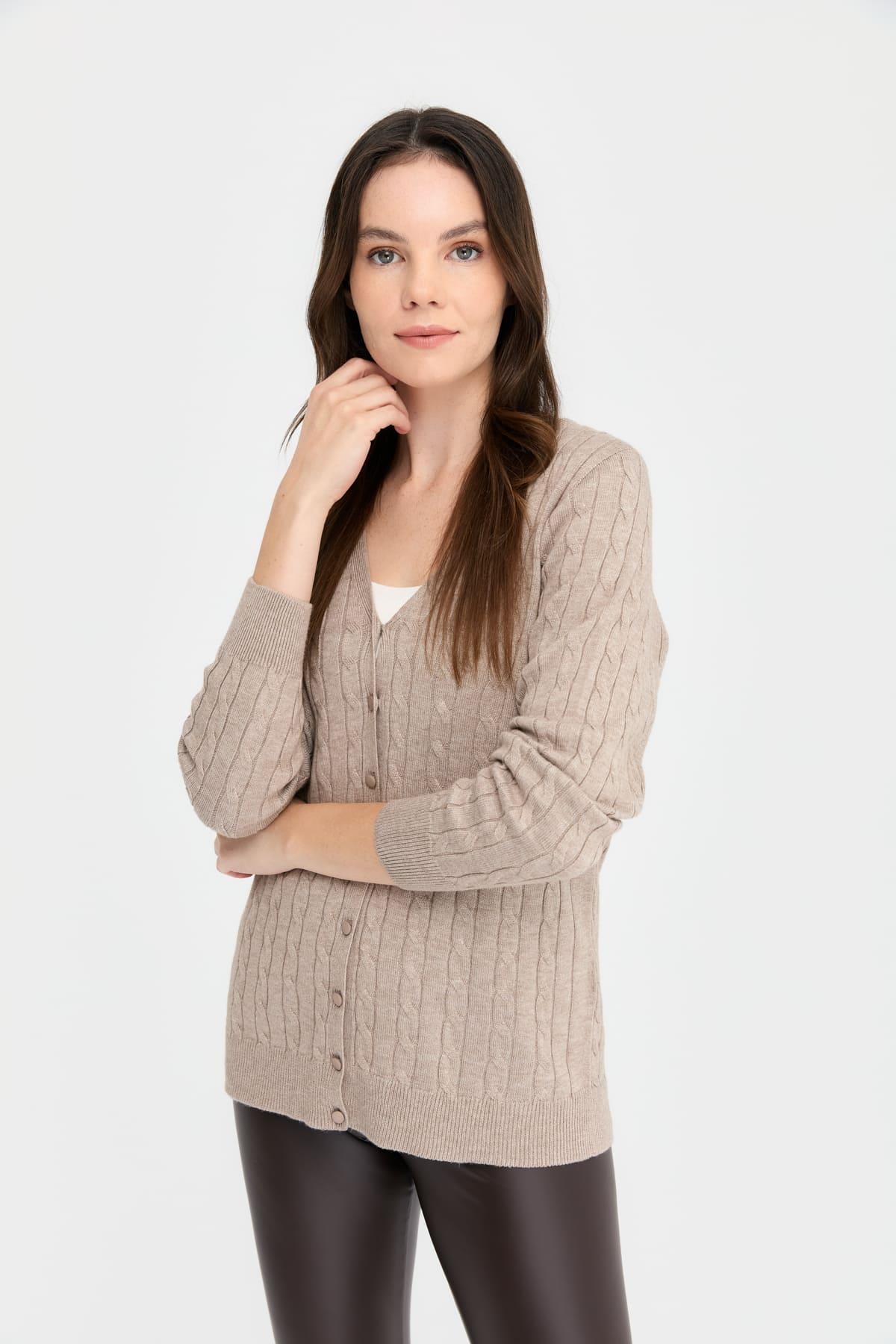 24327Kadın V Yaka Dikişsiz Saç Örgülü Hırka Vizon